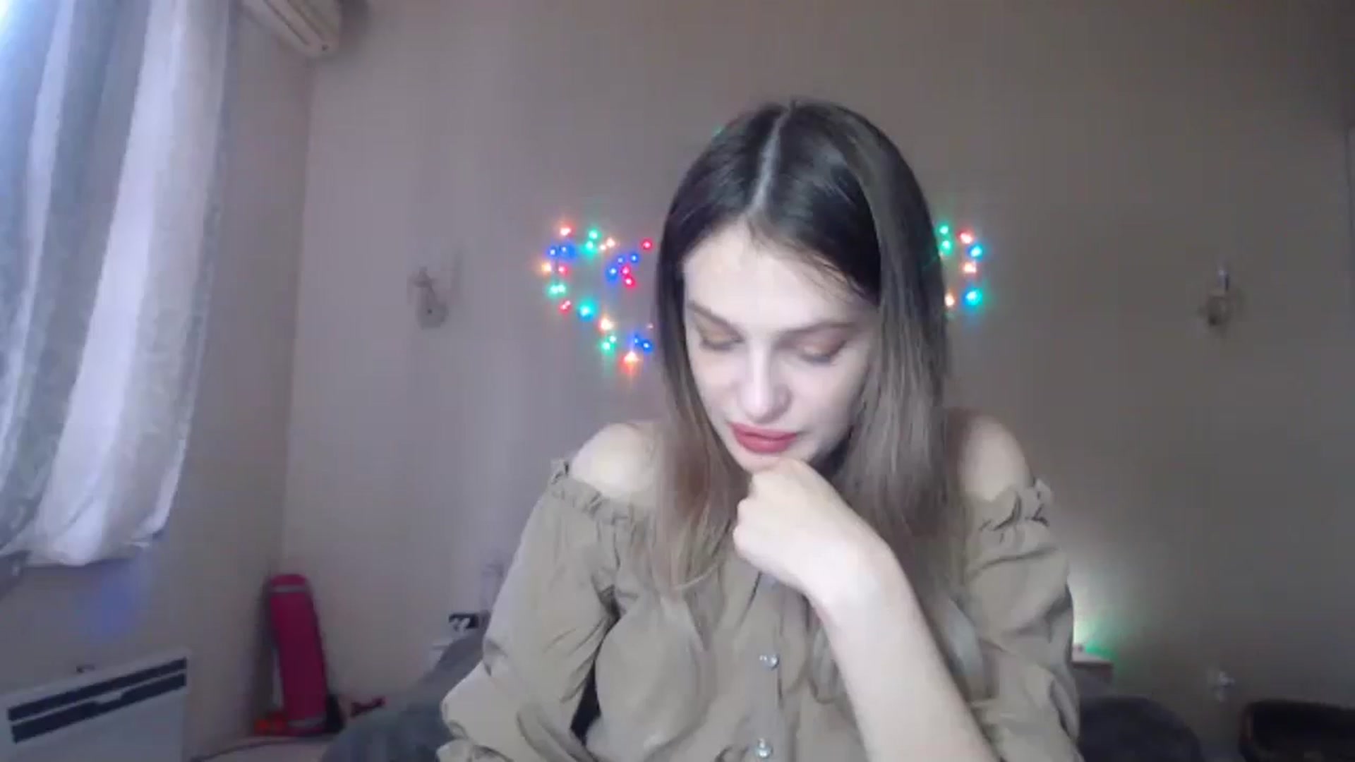Gallery image thumbnail from Lola_vi's myfreecams stream on, 12/18/2023, 13:01 image 14 of 20