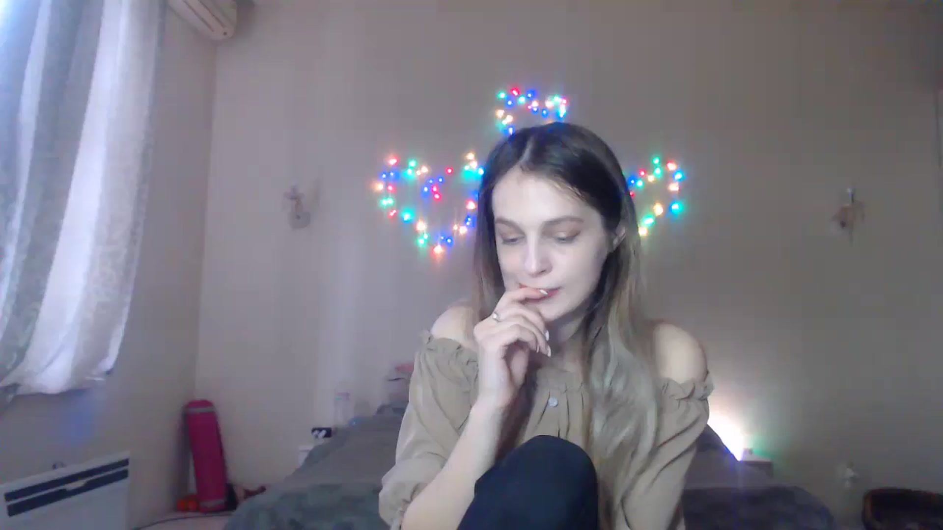 Gallery image thumbnail from Lola_vi's myfreecams stream on, 12/18/2023, 13:01 image 9 of 20