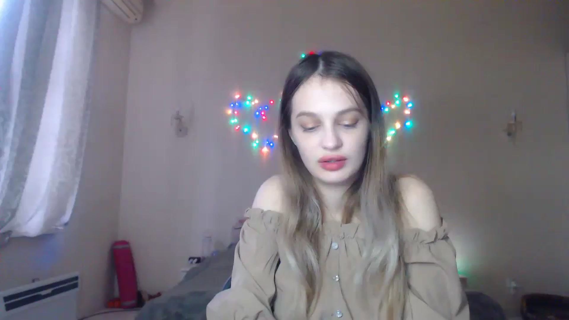 Gallery image thumbnail from Lola_vi's myfreecams stream on, 12/18/2023, 13:01 image 1 of 20