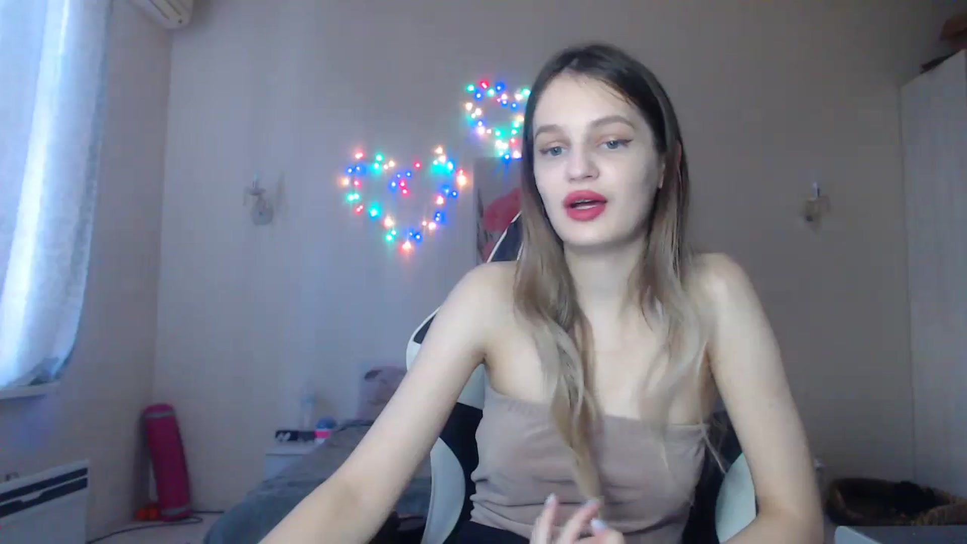 Gallery image thumbnail from Lola_vi's myfreecams stream on, 12/20/2023, 12:41 image 9 of 20