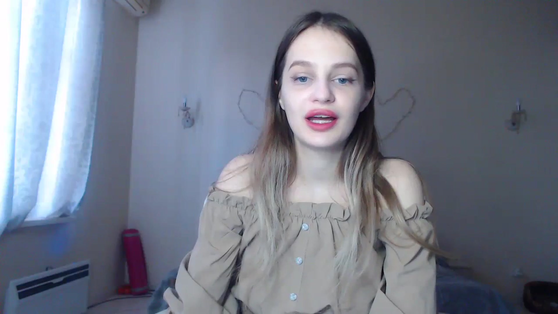Gallery image thumbnail from Lola_vi's myfreecams stream on, 12/21/2023, 12:08 image 13 of 20