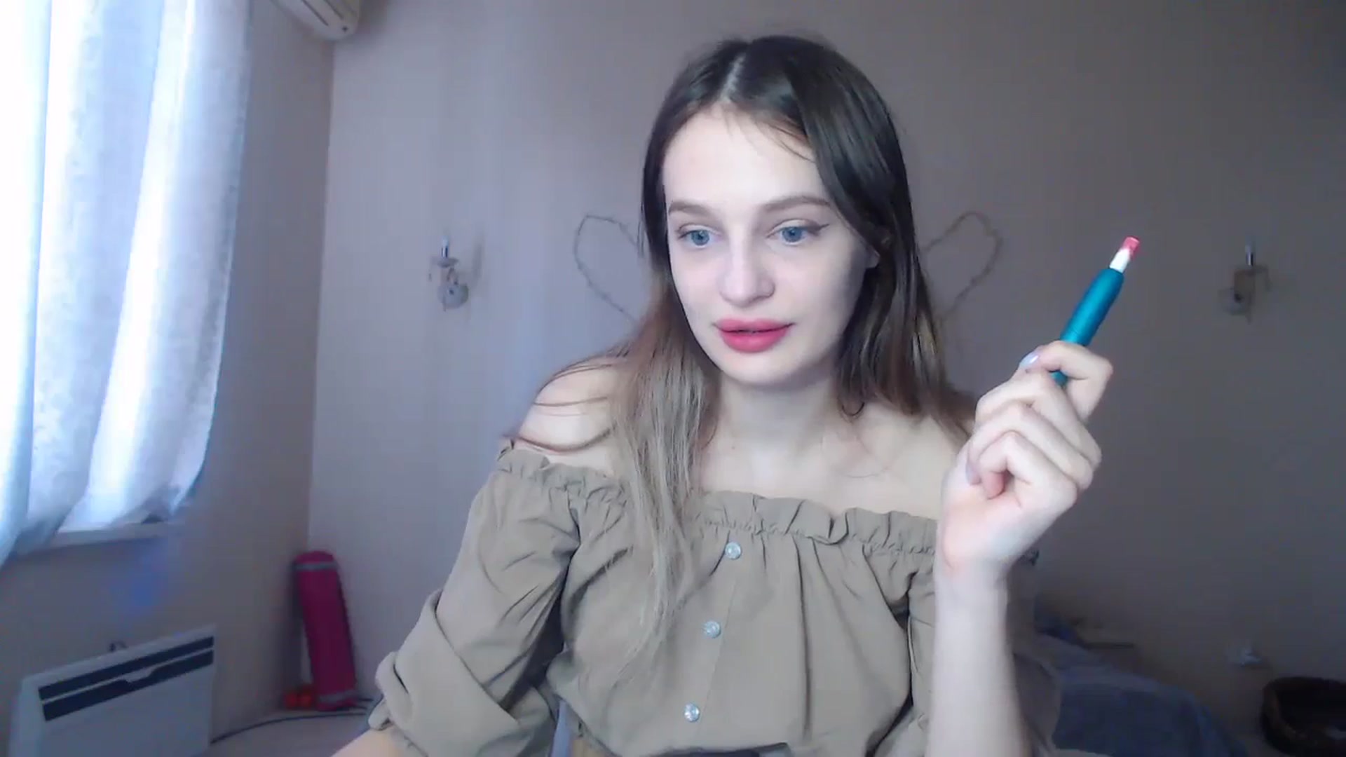Gallery image thumbnail from Lola_vi's myfreecams stream on, 12/21/2023, 12:08 image 2 of 20