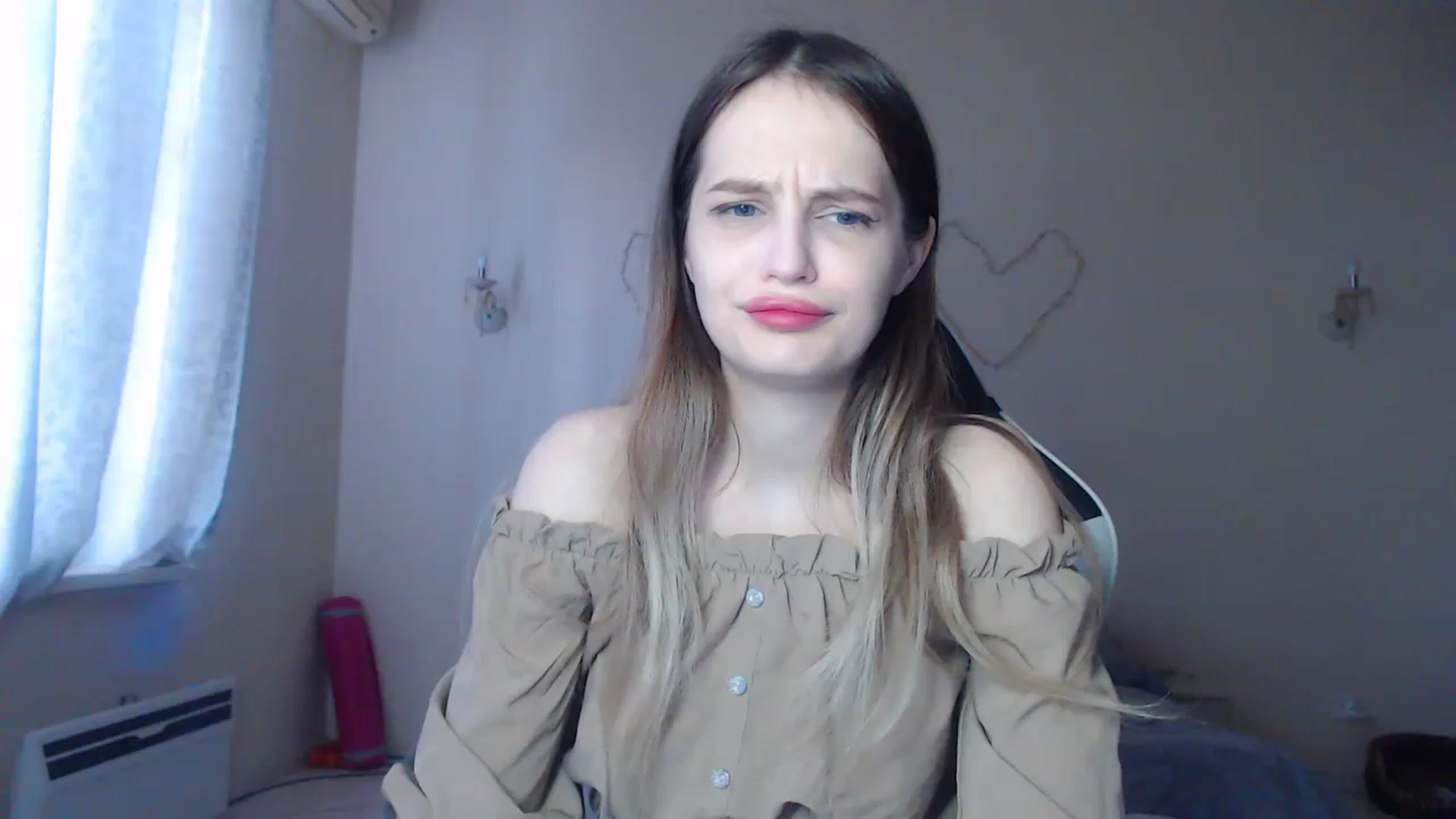 Gallery image thumbnail from Lola_vi's myfreecams stream on, 12/21/2023, 12:08 image 15 of 20