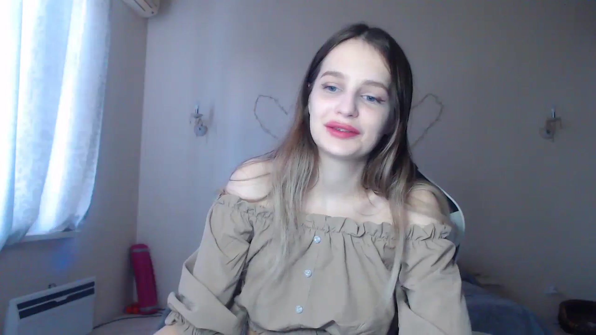 Gallery image thumbnail from Lola_vi's myfreecams stream on, 12/21/2023, 12:08 image 5 of 20