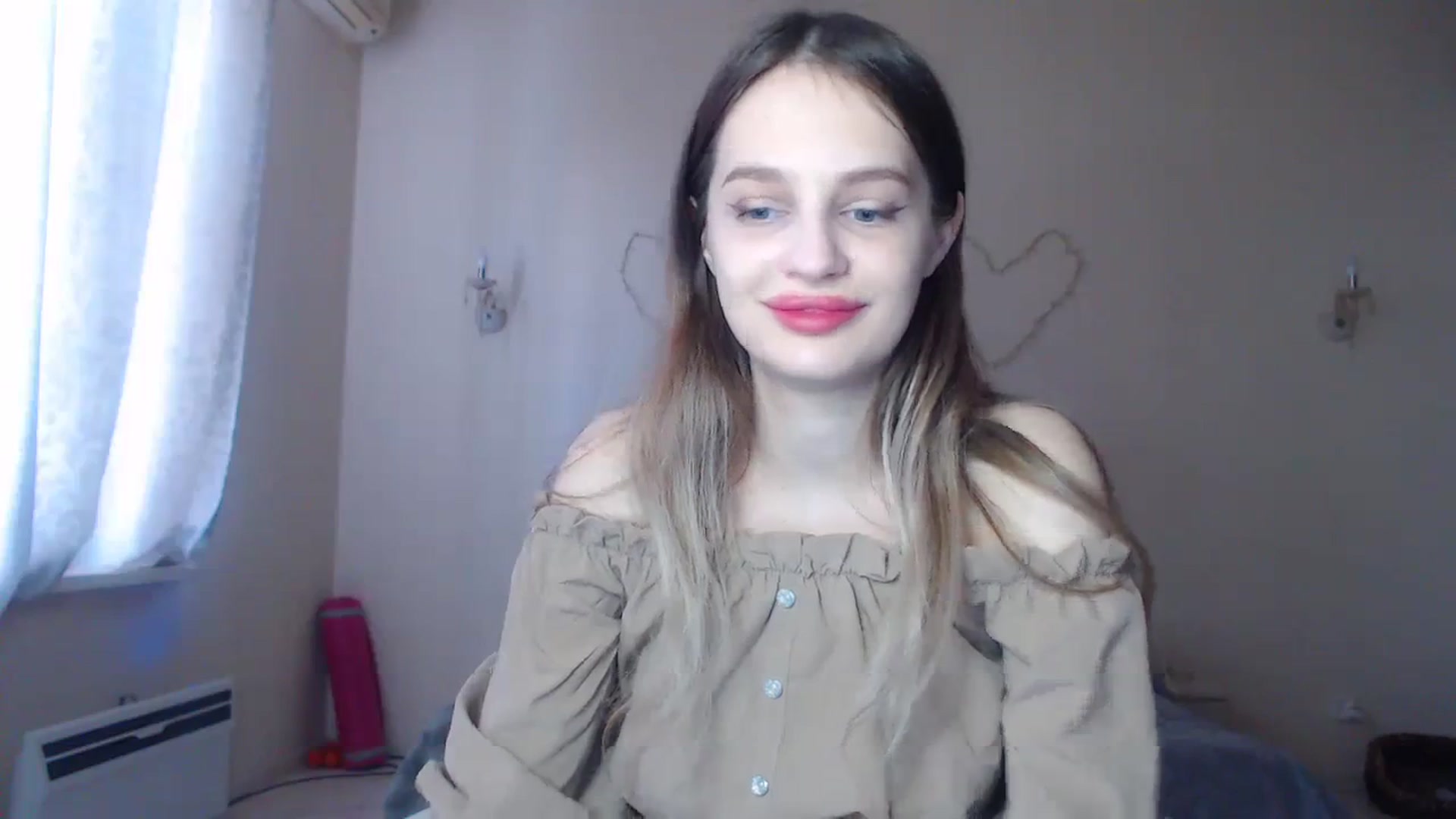Gallery image thumbnail from Lola_vi's myfreecams stream on, 12/21/2023, 12:08 image 11 of 20