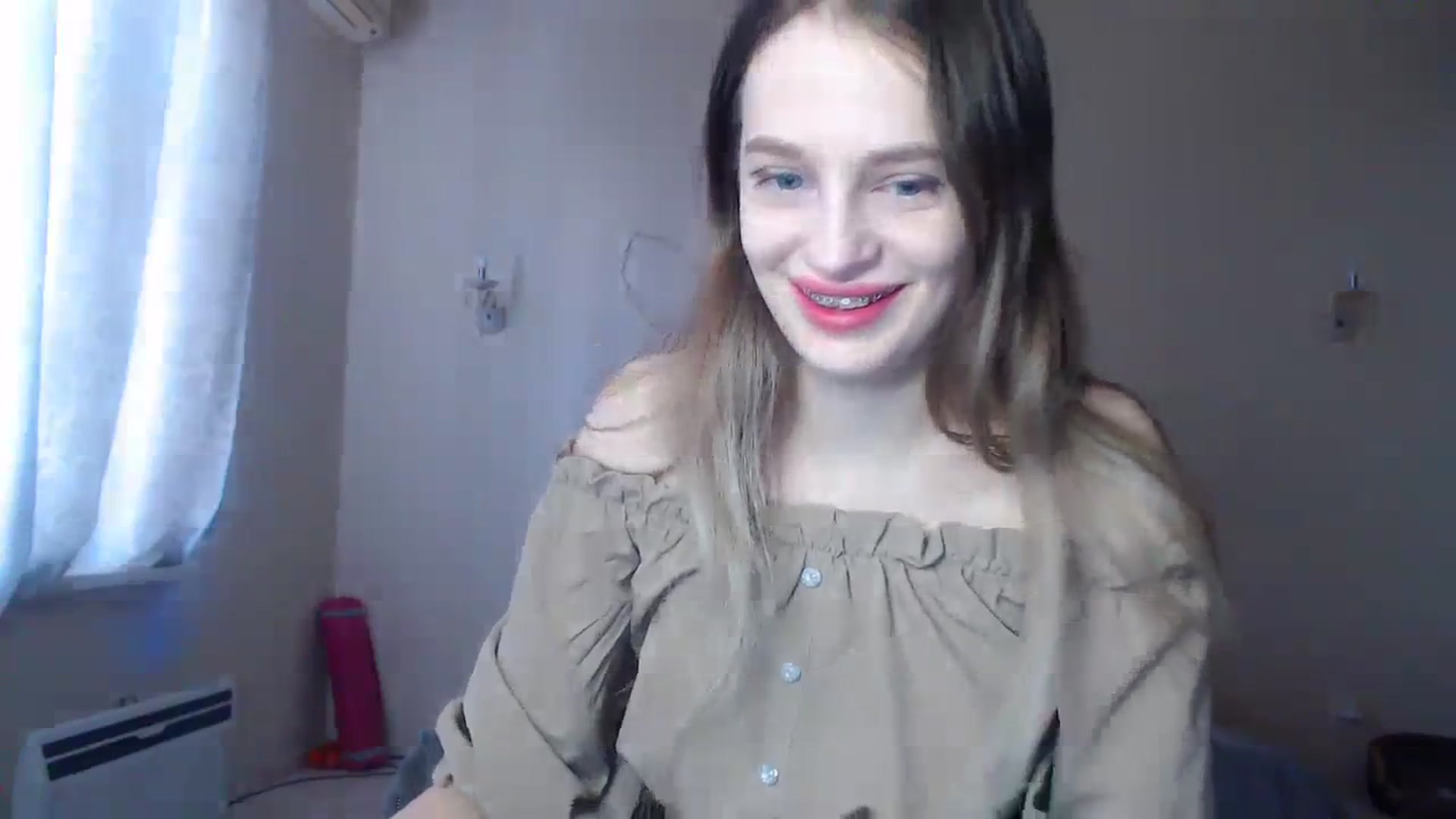 Gallery image thumbnail from Lola_vi's myfreecams stream on, 12/21/2023, 12:08 image 7 of 20