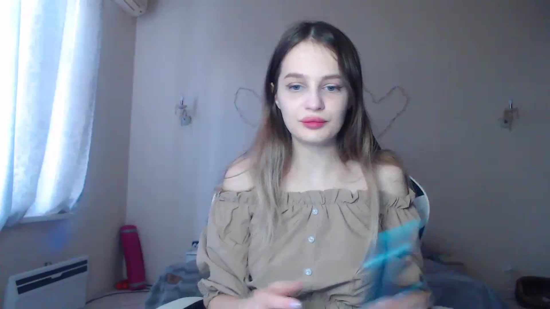 Gallery image thumbnail from Lola_vi's myfreecams stream on, 12/21/2023, 12:08 image 4 of 20