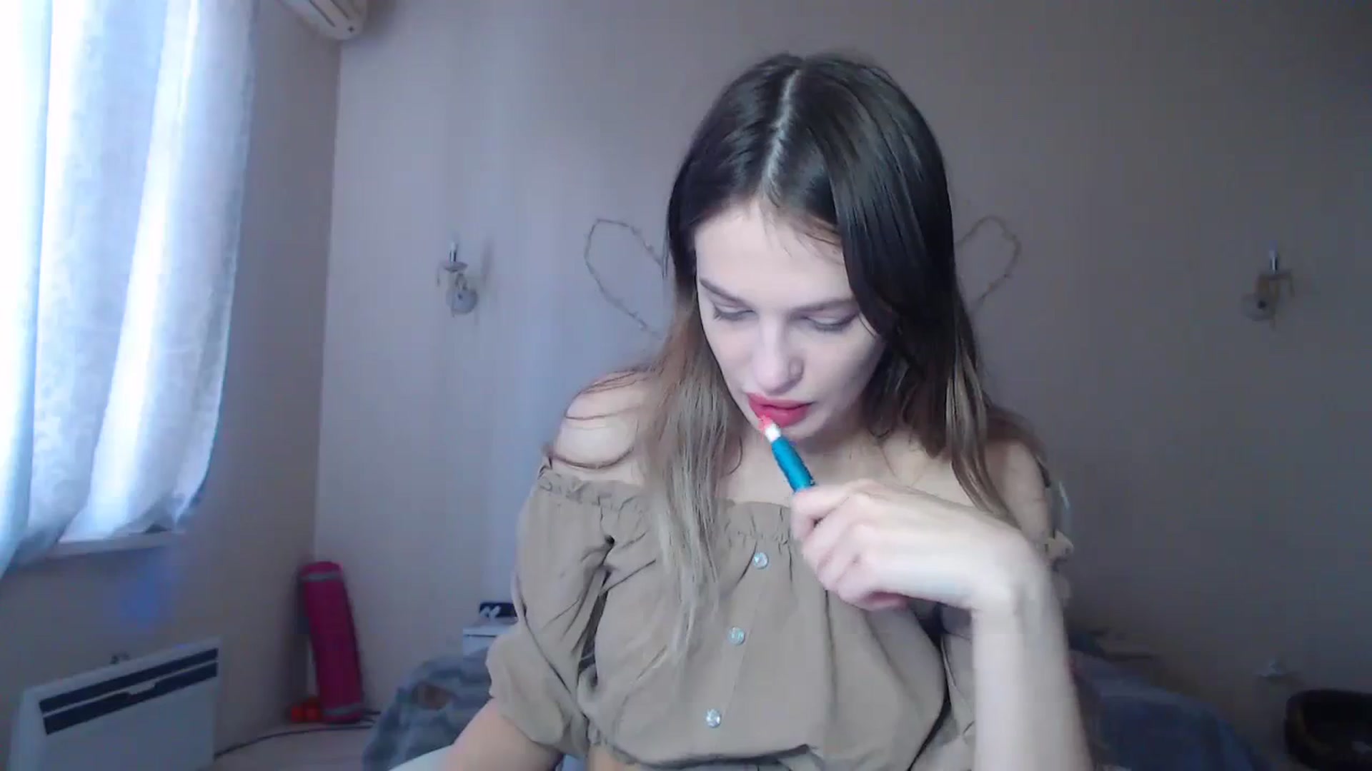 Gallery image thumbnail from Lola_vi's myfreecams stream on, 12/21/2023, 12:08 image 3 of 20