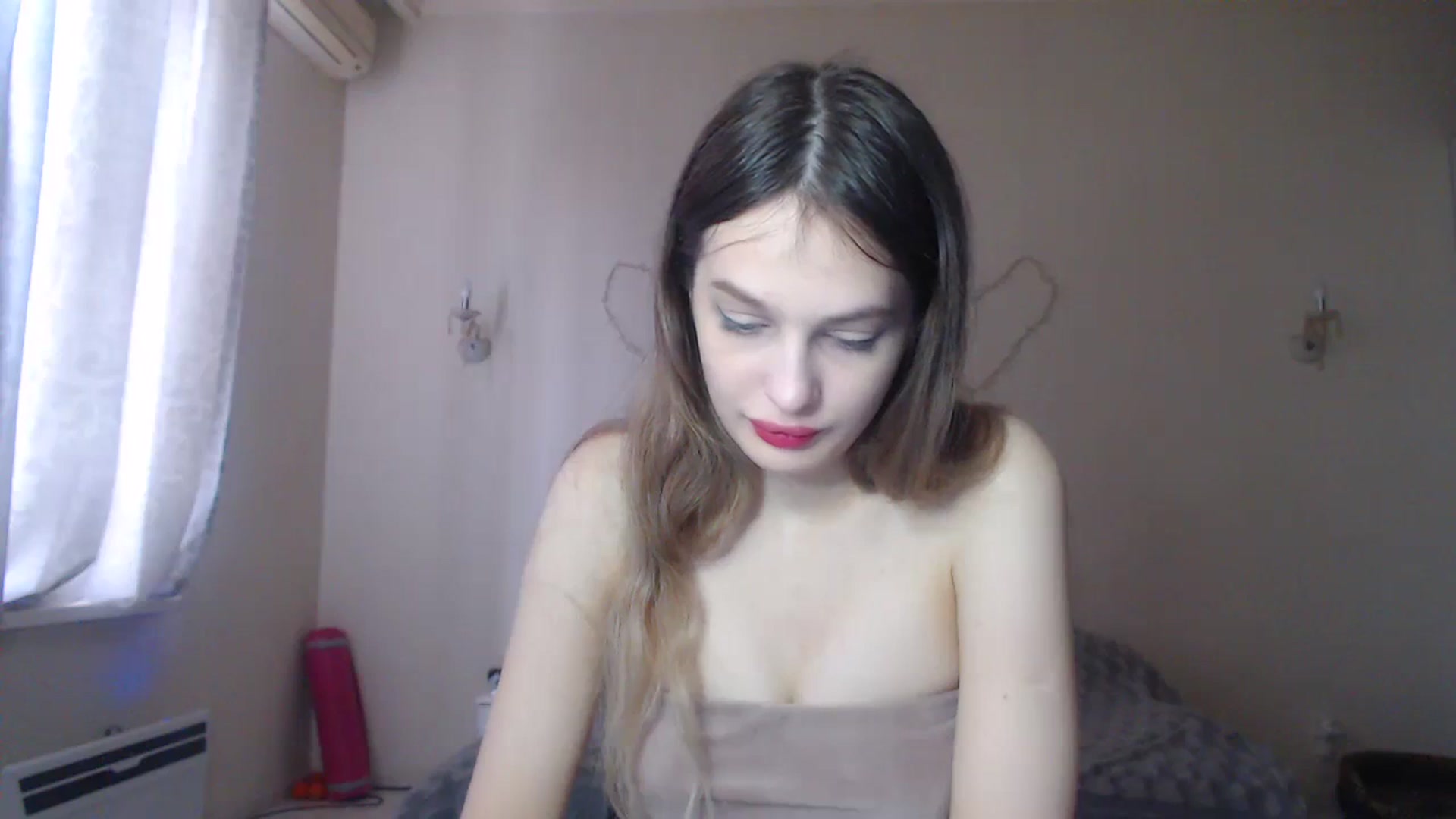 Gallery image thumbnail from Lola_vi's myfreecams stream on, 12/26/2023, 12:43 image 3 of 20