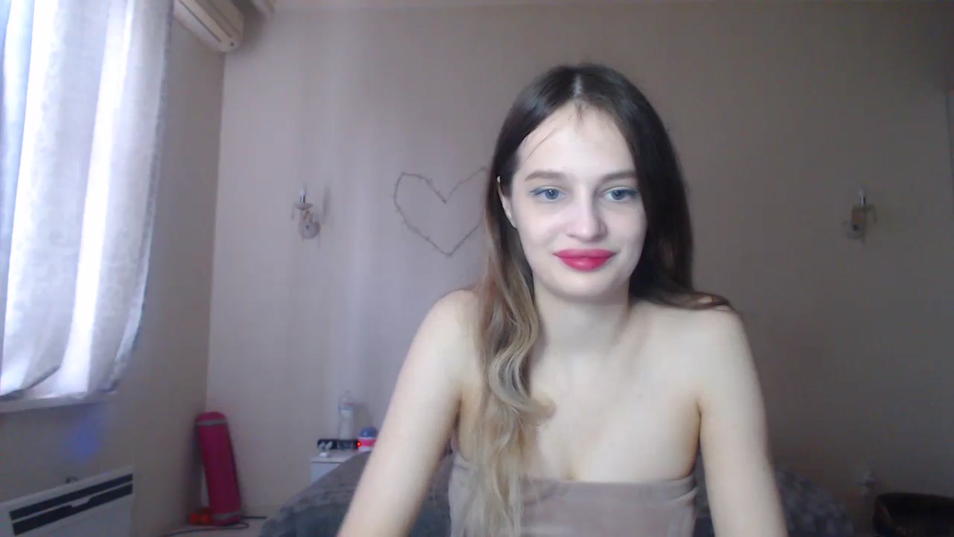 Gallery image thumbnail from Lola_vi's myfreecams stream on, 12/26/2023, 12:43 image 17 of 20