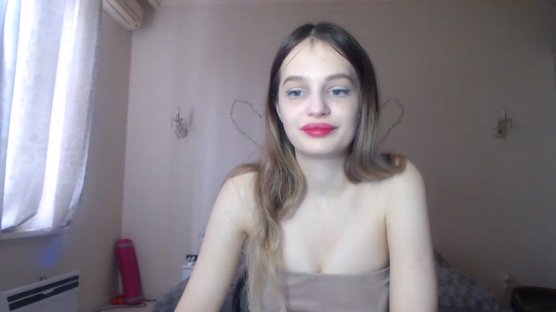 Gallery image thumbnail from Lola_vi's myfreecams stream on, 12/26/2023, 12:43 image 6 of 20