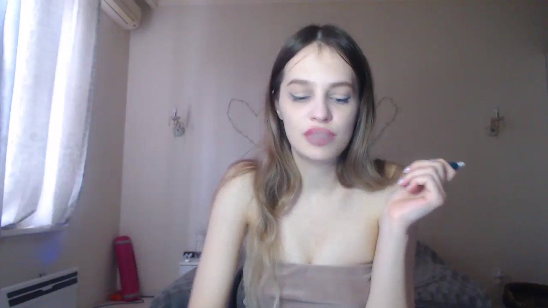 Gallery image thumbnail from Lola_vi's myfreecams stream on, 12/26/2023, 12:43 image 9 of 20