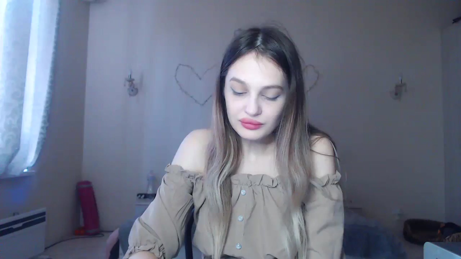 Gallery image thumbnail from Lola_vi's myfreecams stream on, 12/28/2023, 12:31 image 9 of 20
