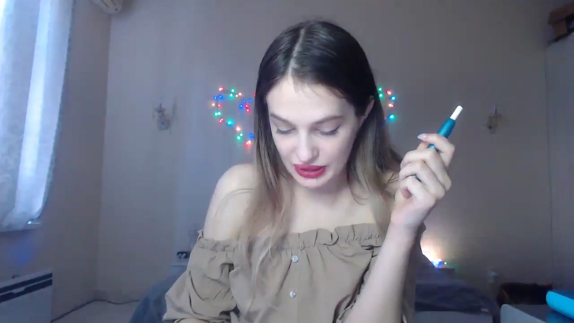 Gallery image thumbnail from Lola_vi's myfreecams stream on, 12/31/2023, 12:30 image 18 of 20