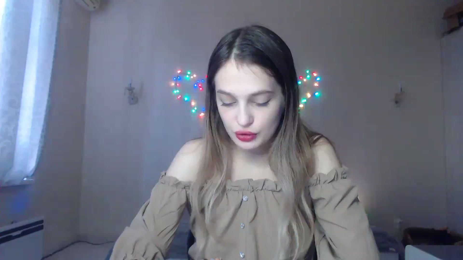 Gallery image thumbnail from Lola_vi's myfreecams stream on, 12/31/2023, 12:30 image 11 of 20