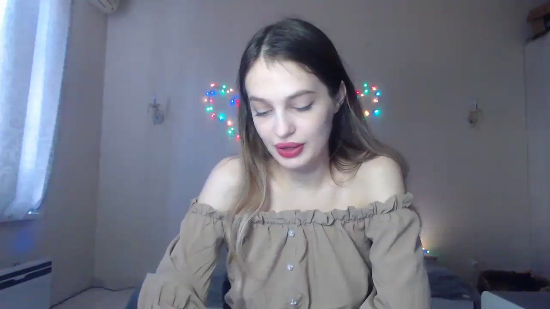 Gallery image thumbnail from Lola_vi's myfreecams stream on, 12/31/2023, 12:30 image 7 of 20
