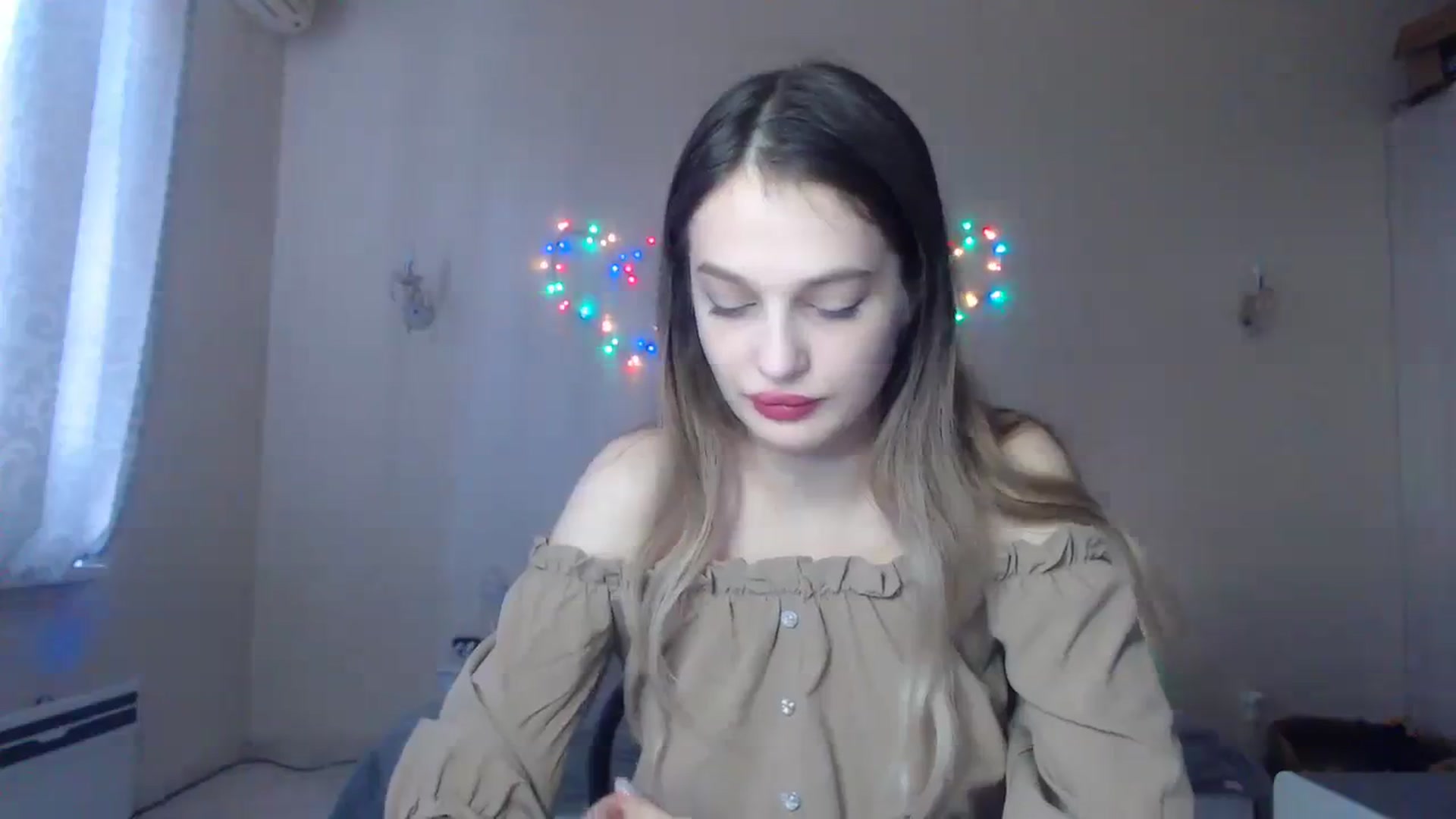 Gallery image thumbnail from Lola_vi's myfreecams stream on, 12/31/2023, 12:30 image 9 of 20