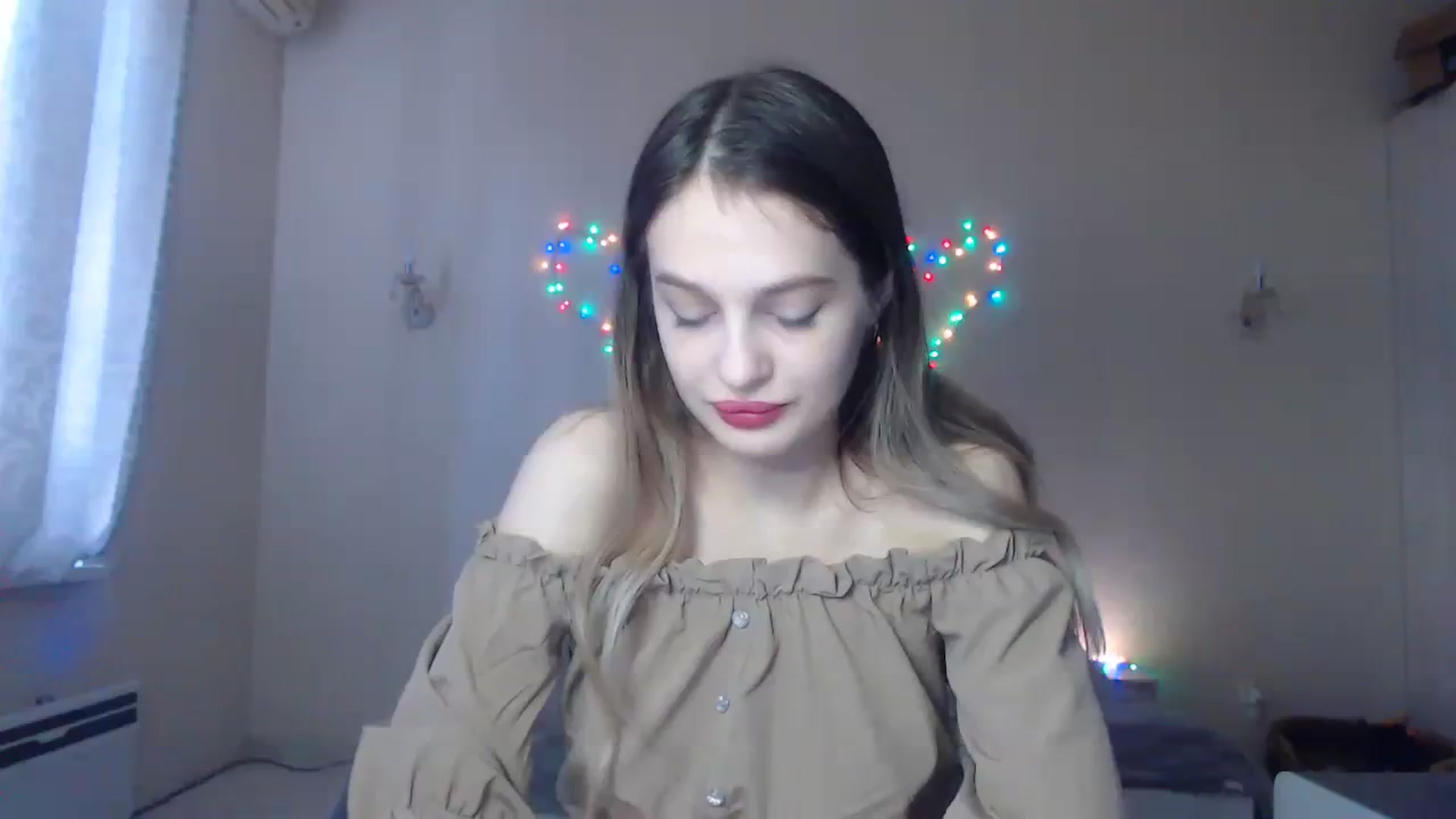 Gallery image thumbnail from Lola_vi's myfreecams stream on, 12/31/2023, 12:30 image 8 of 20