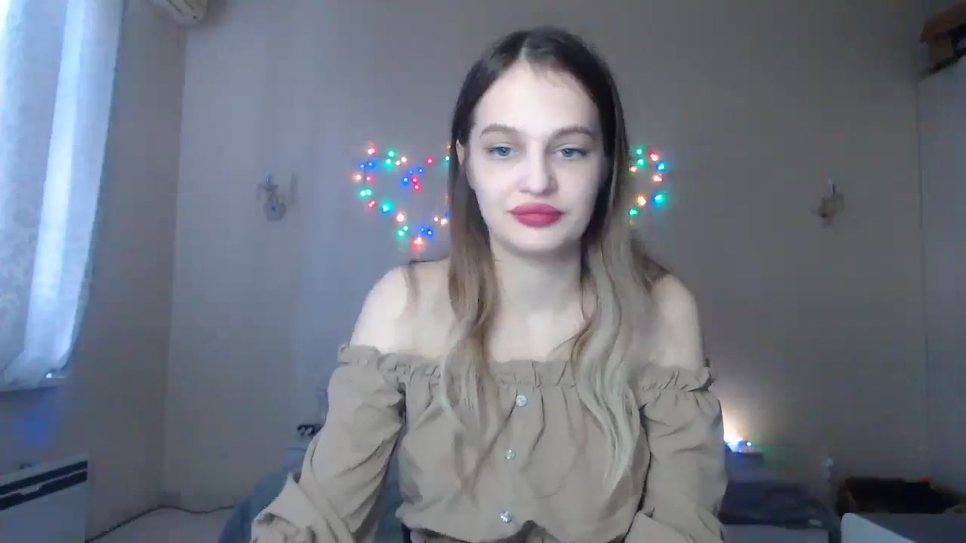 Gallery image thumbnail from Lola_vi's myfreecams stream on, 12/31/2023, 13:01 image 8 of 20