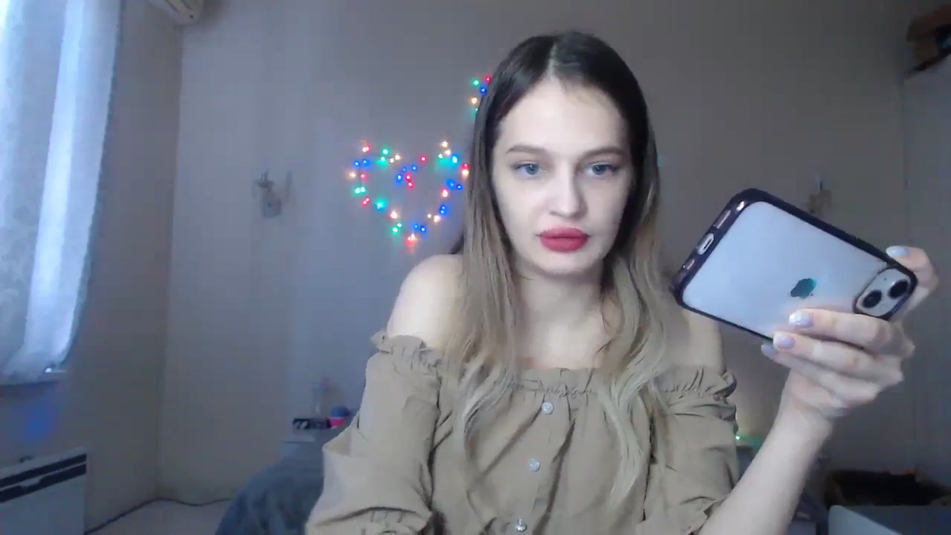 Gallery image thumbnail from Lola_vi's myfreecams stream on, 12/31/2023, 13:01 image 2 of 20