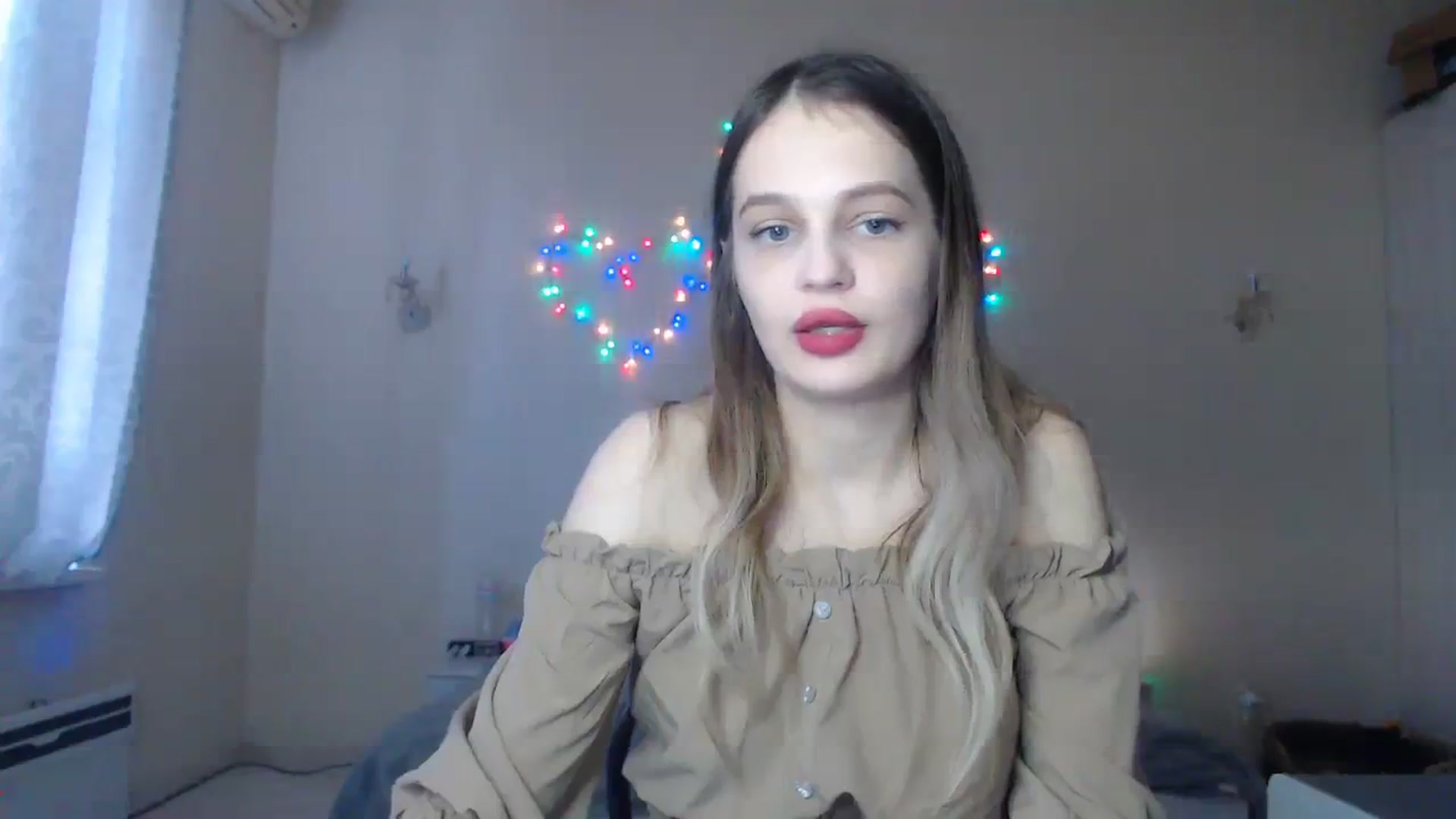 Gallery image thumbnail from Lola_vi's myfreecams stream on, 12/31/2023, 13:01 image 11 of 20