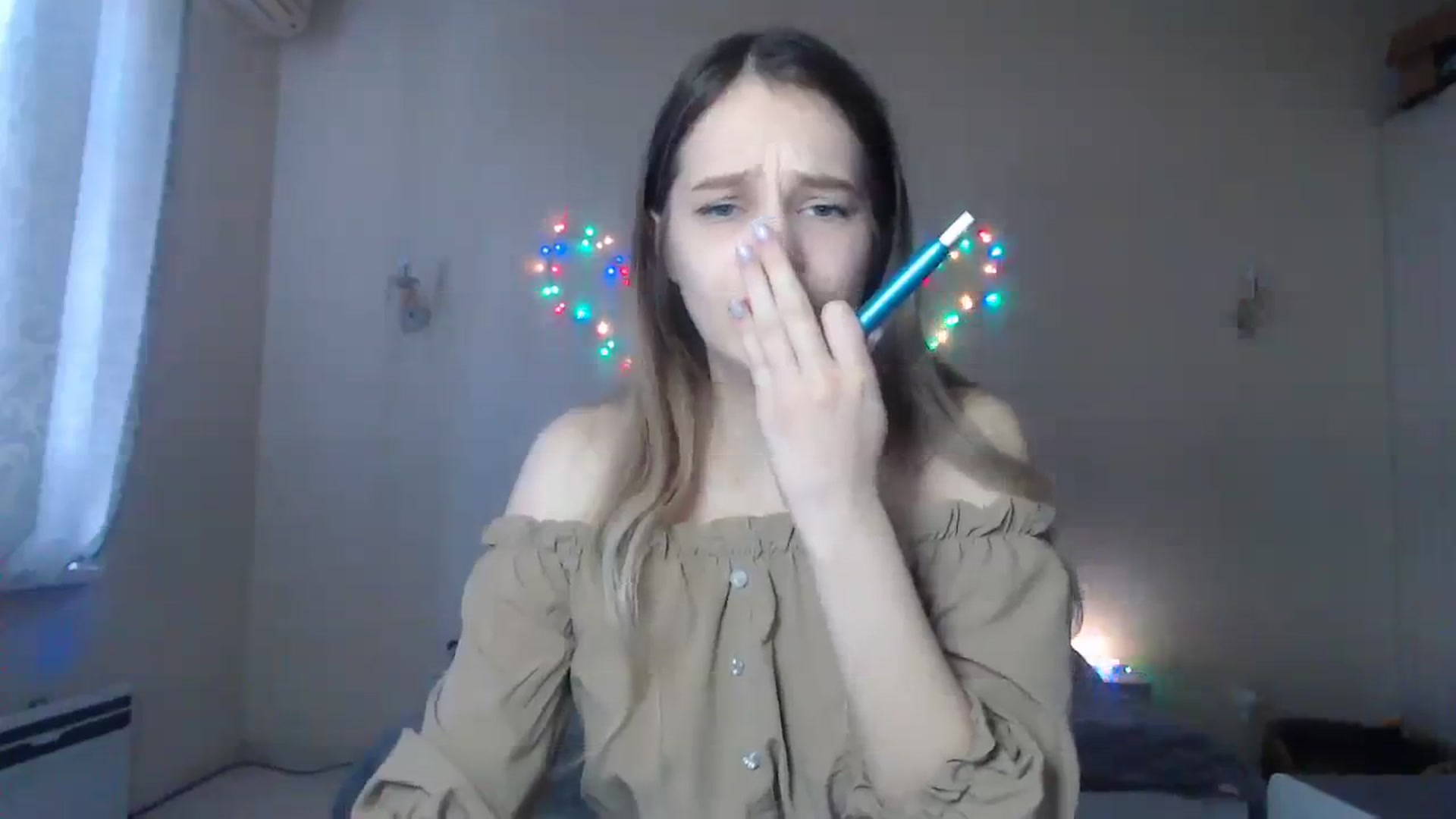 Gallery image thumbnail from Lola_vi's myfreecams stream on, 12/31/2023, 13:01 image 17 of 20
