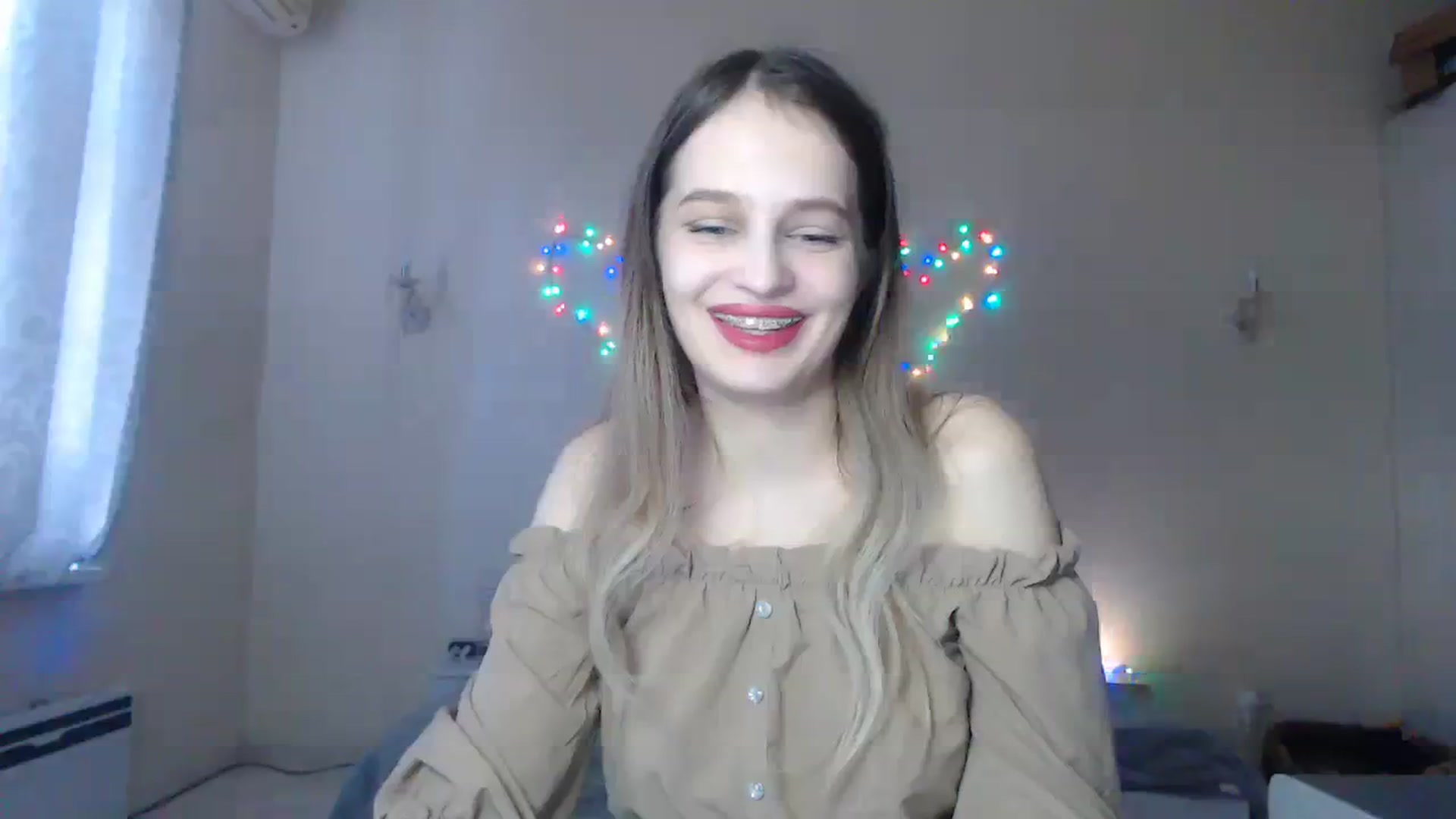 Gallery image thumbnail from Lola_vi's myfreecams stream on, 12/31/2023, 13:01 image 4 of 20
