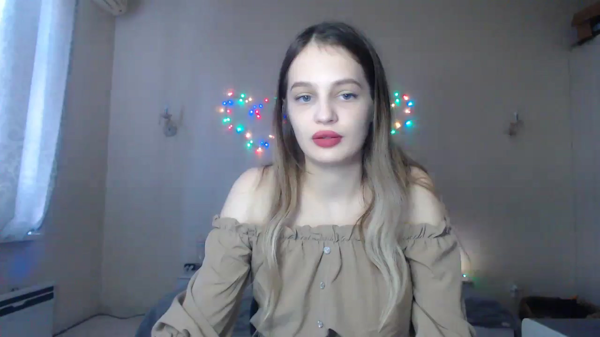 Gallery image thumbnail from Lola_vi's myfreecams stream on, 12/31/2023, 13:01 image 13 of 20