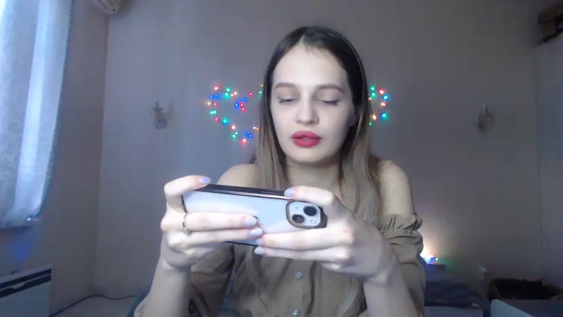Gallery image thumbnail from Lola_vi's myfreecams stream on, 12/31/2023, 13:01 image 1 of 20