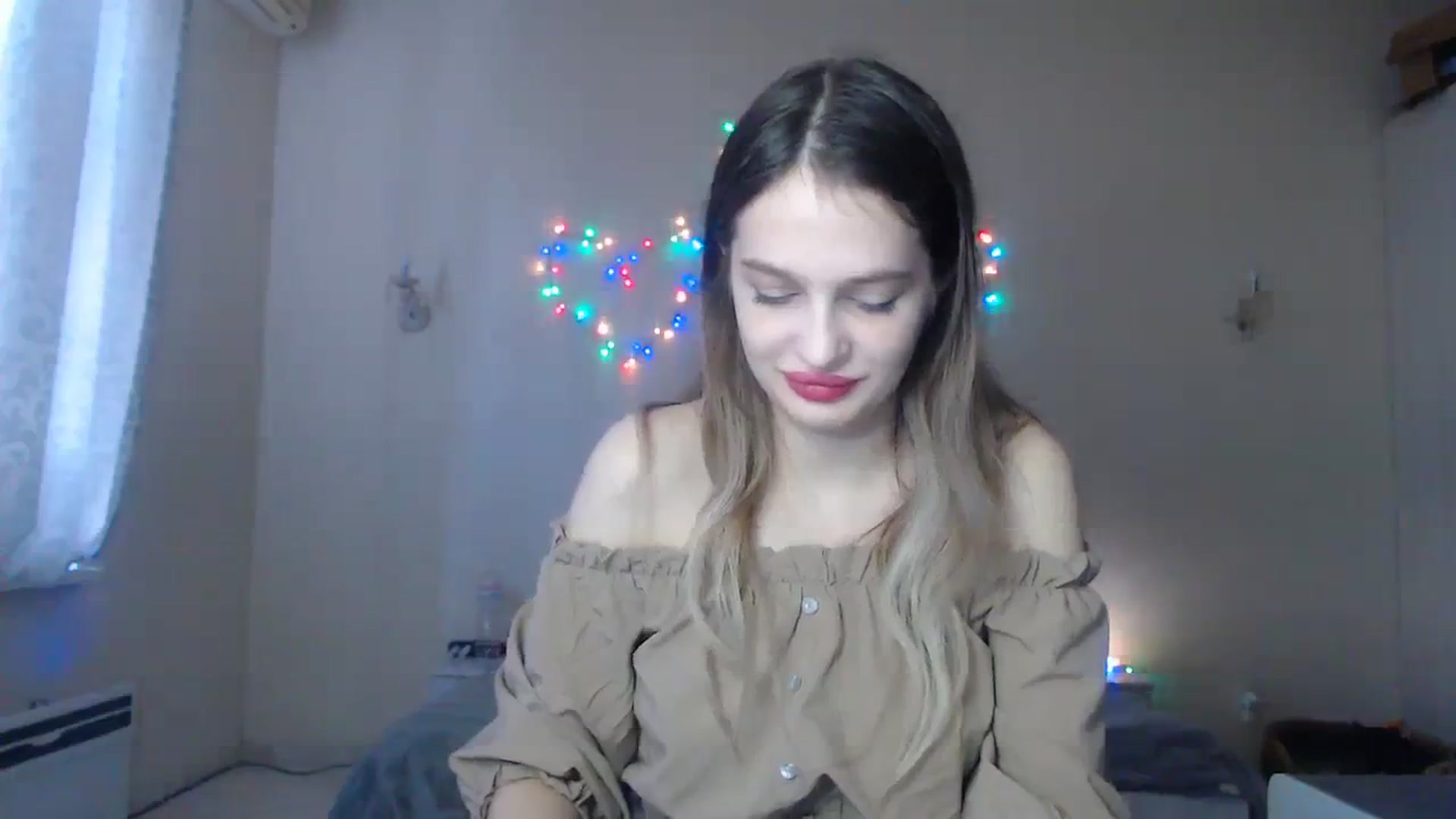 Gallery image thumbnail from Lola_vi's myfreecams stream on, 12/31/2023, 13:01 image 9 of 20