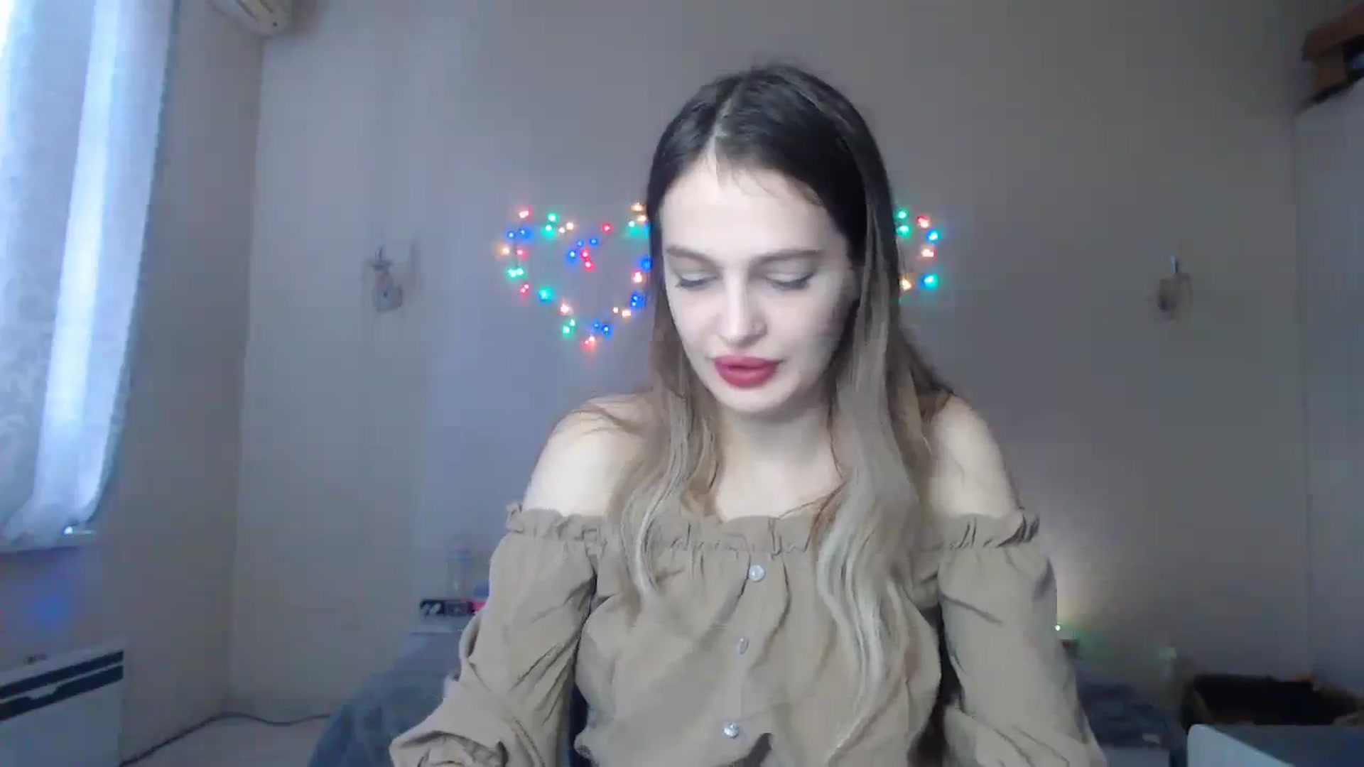 Gallery image thumbnail from Lola_vi's myfreecams stream on, 12/31/2023, 13:01 image 7 of 20