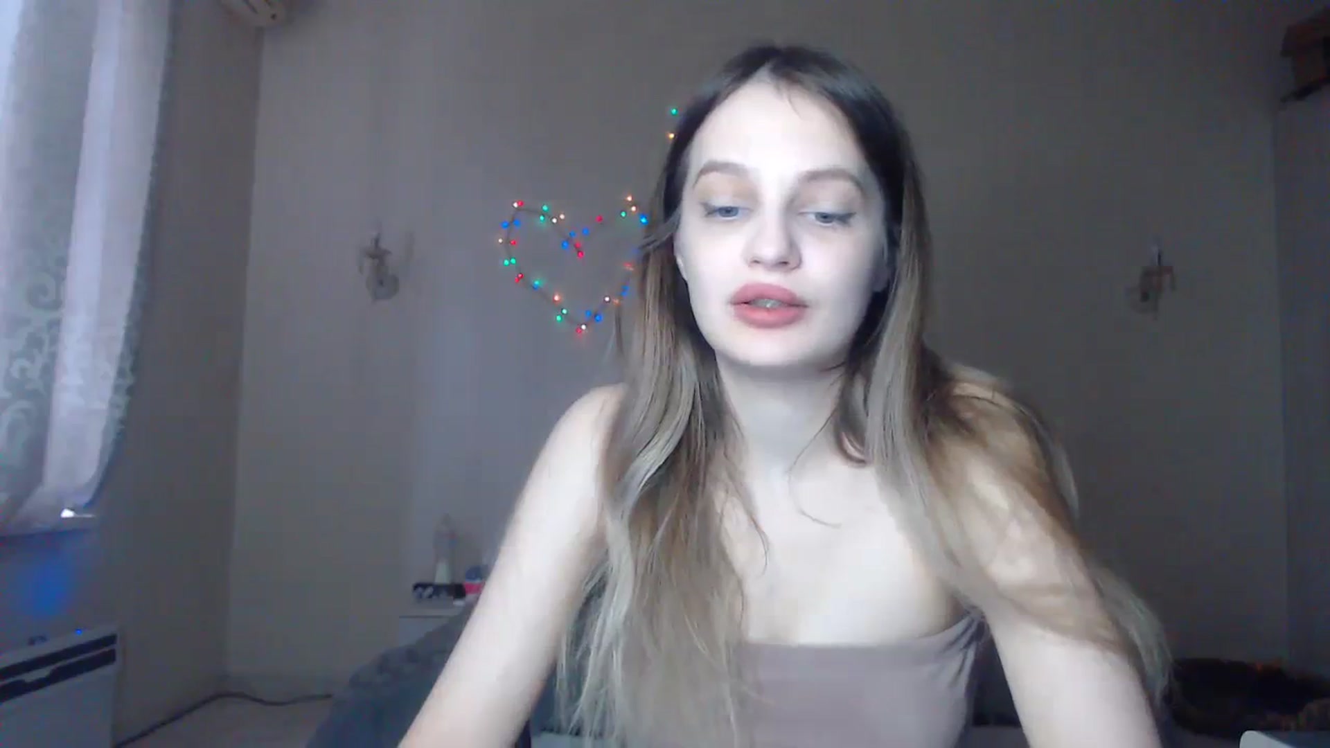 Gallery image thumbnail from Lola_vi's myfreecams stream on, 01/01/2024, 12:57 image 6 of 20