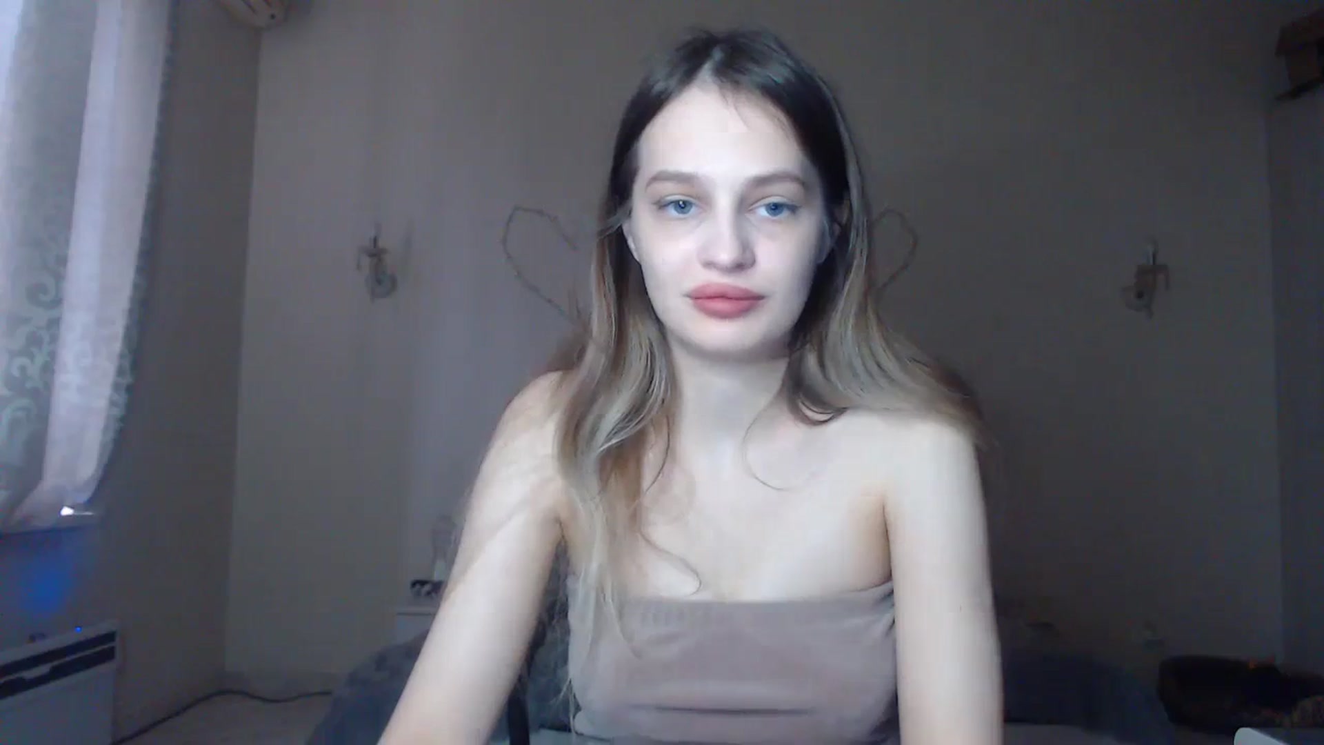 Gallery image thumbnail from Lola_vi's myfreecams stream on, 01/01/2024, 12:57 image 2 of 20