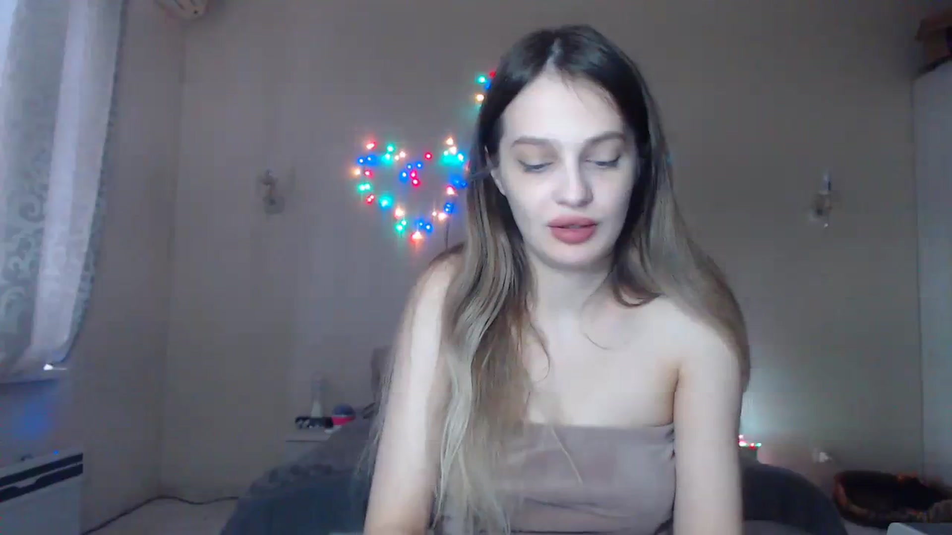 Gallery image thumbnail from Lola_vi's myfreecams stream on, 01/01/2024, 12:57 image 4 of 20