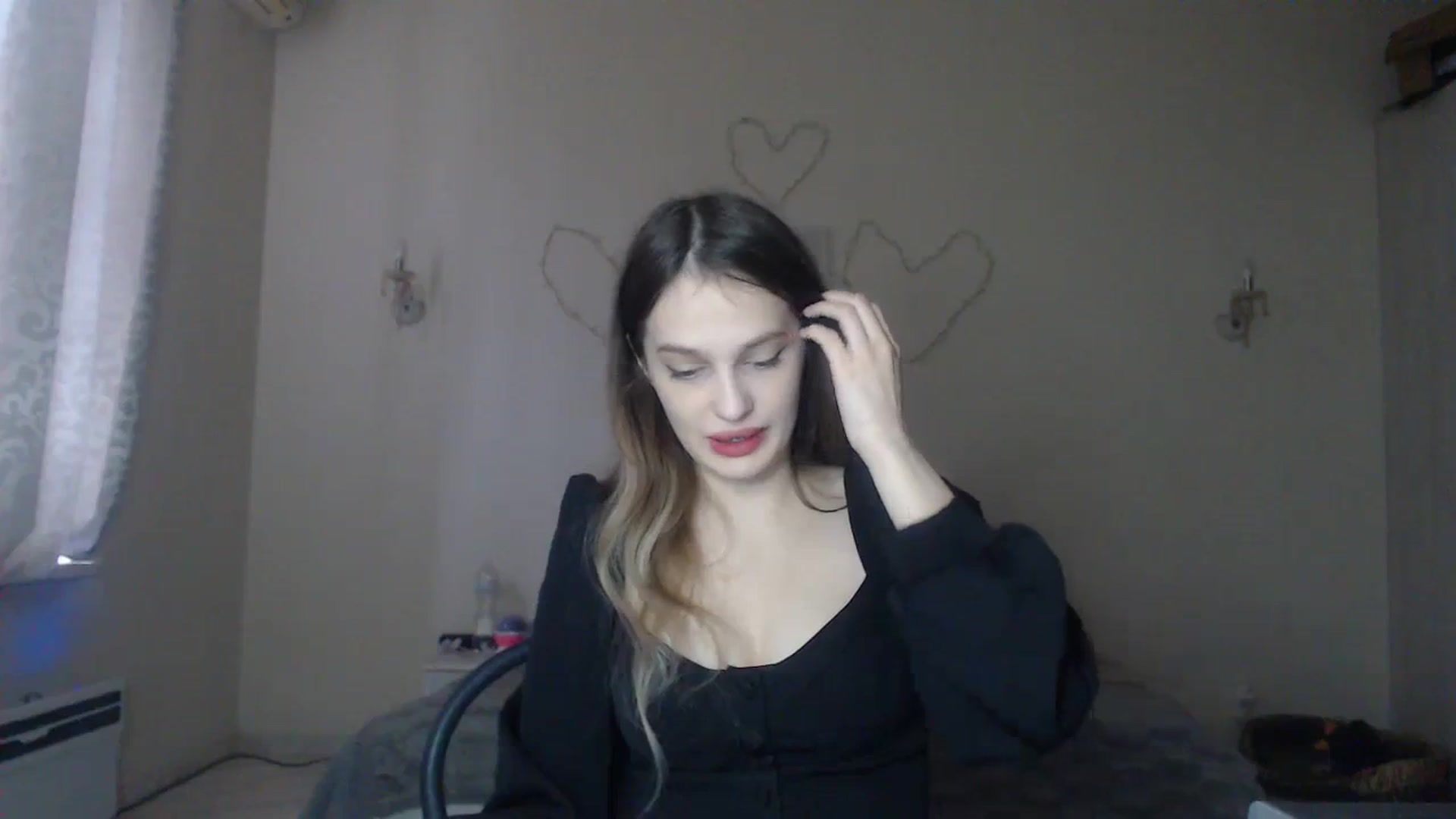Gallery image thumbnail from Lola_vi's myfreecams stream on, 01/02/2024, 12:59 image 17 of 20