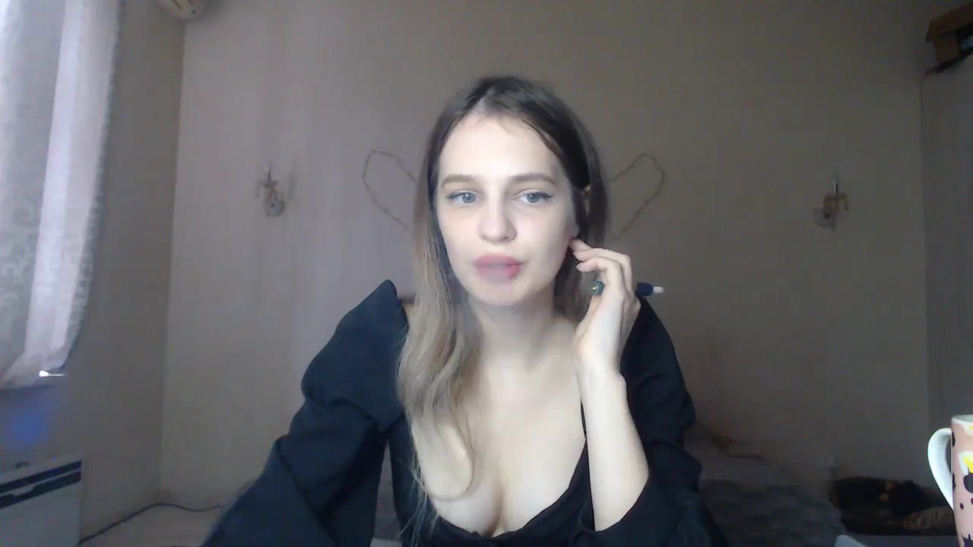 Gallery image thumbnail from Lola_vi's myfreecams stream on, 01/02/2024, 12:59 image 10 of 20