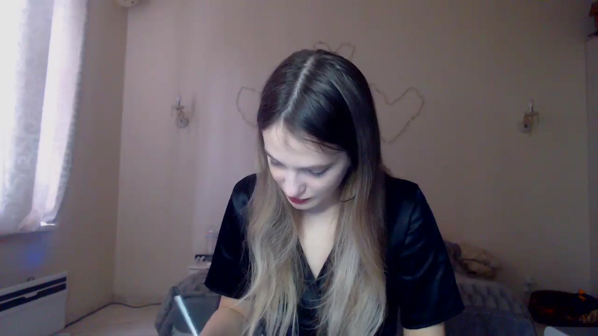 Gallery image thumbnail from Lola_vi's myfreecams stream on, 01/03/2024, 13:08 image 5 of 20