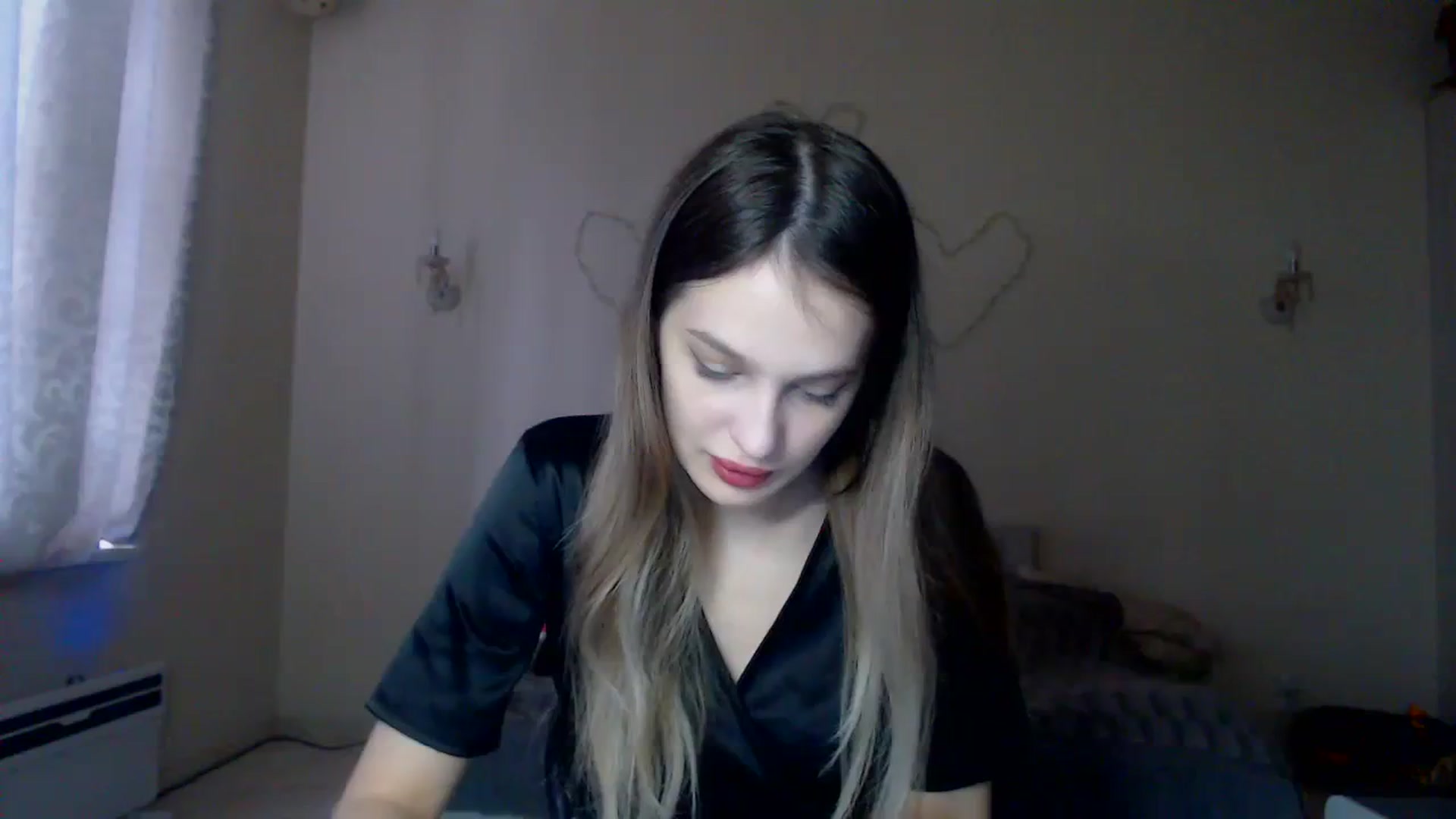 Gallery image thumbnail from Lola_vi's myfreecams stream on, 01/03/2024, 13:08 image 13 of 20