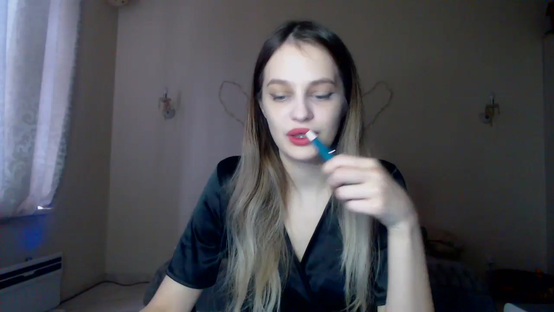 Gallery image thumbnail from Lola_vi's myfreecams stream on, 01/03/2024, 13:08 image 16 of 20