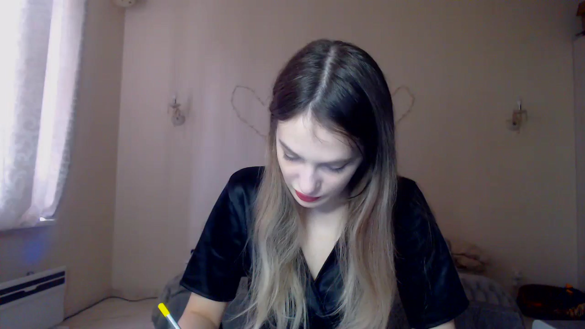 Gallery image thumbnail from Lola_vi's myfreecams stream on, 01/03/2024, 13:08 image 1 of 20