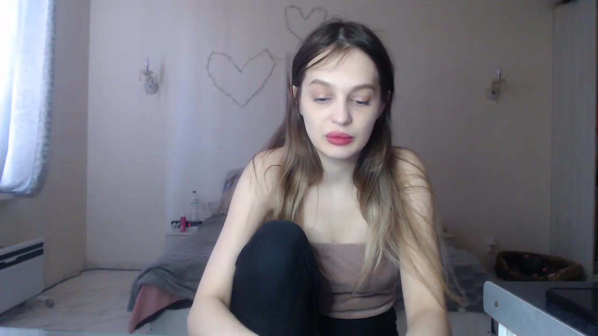 Gallery image thumbnail from Lola_vi's myfreecams stream on, 03/23/2024, 12:46 image 4 of 20