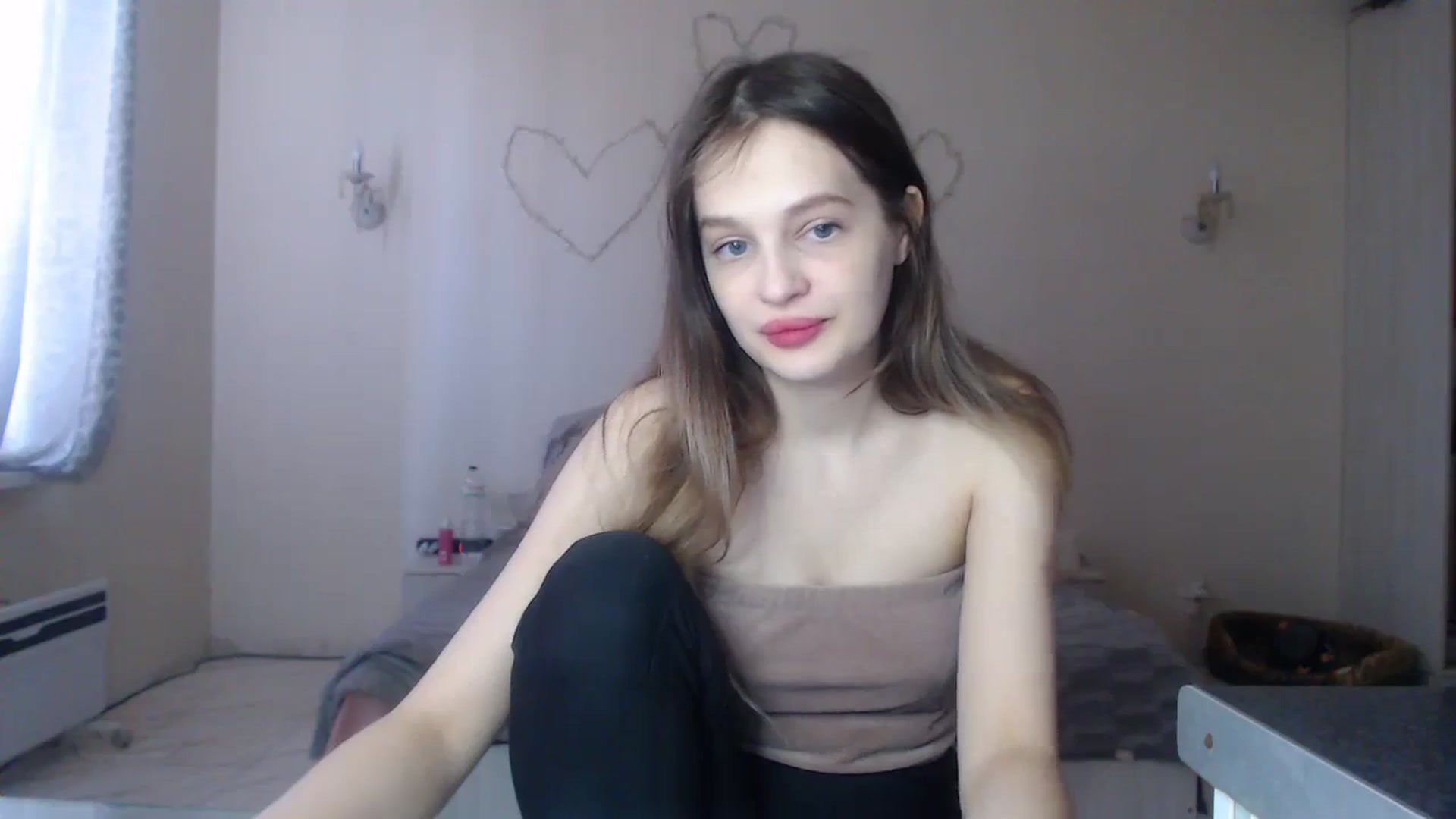 Gallery image thumbnail from Lola_vi's myfreecams stream on, 03/23/2024, 12:46 image 3 of 20