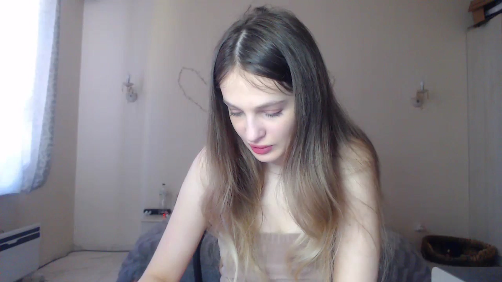 Gallery image thumbnail from Lola_vi's myfreecams stream on, 04/07/2024, 11:41 image 2 of 20