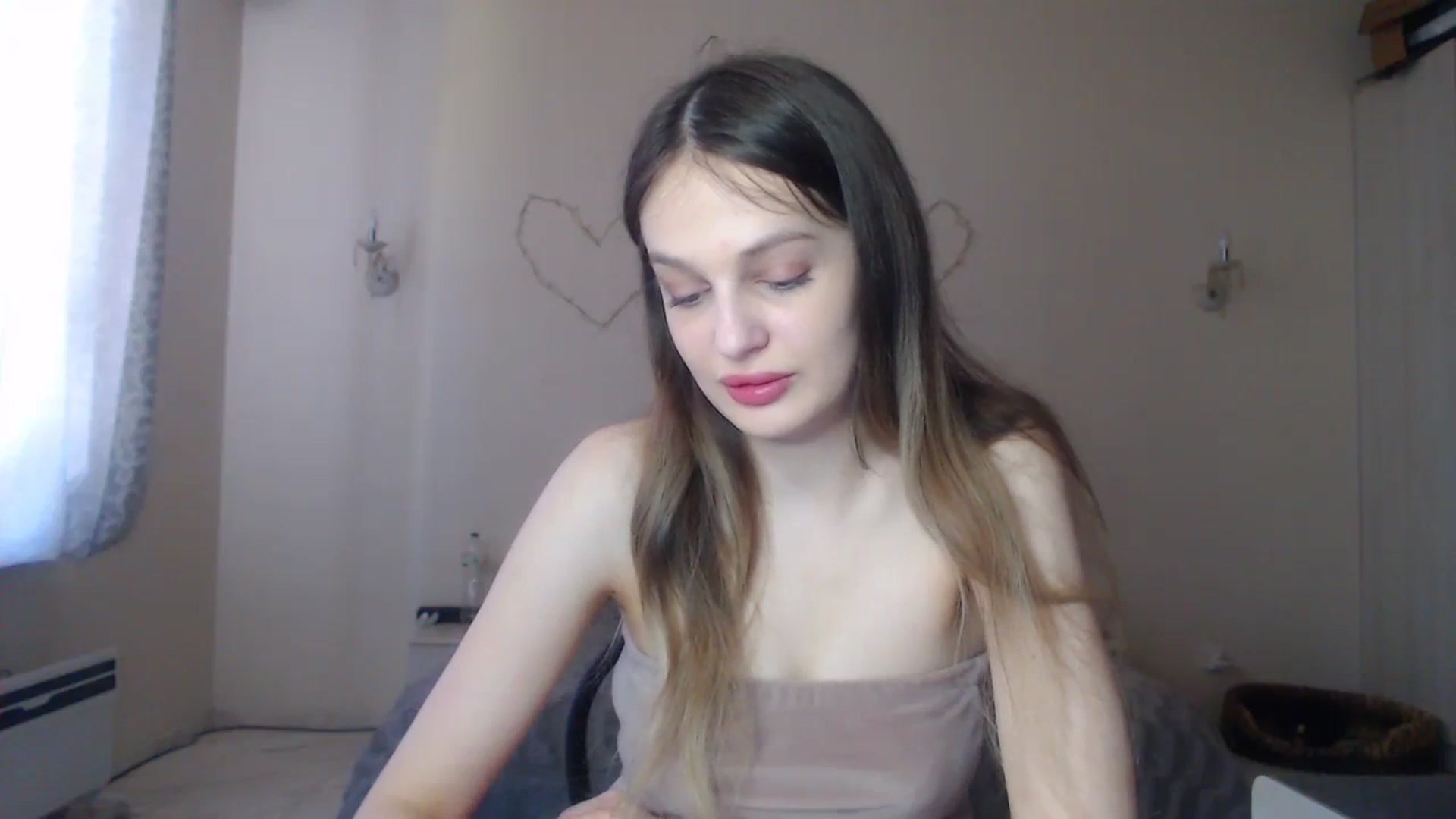 Gallery image thumbnail from Lola_vi's myfreecams stream on, 04/07/2024, 11:41 image 5 of 20