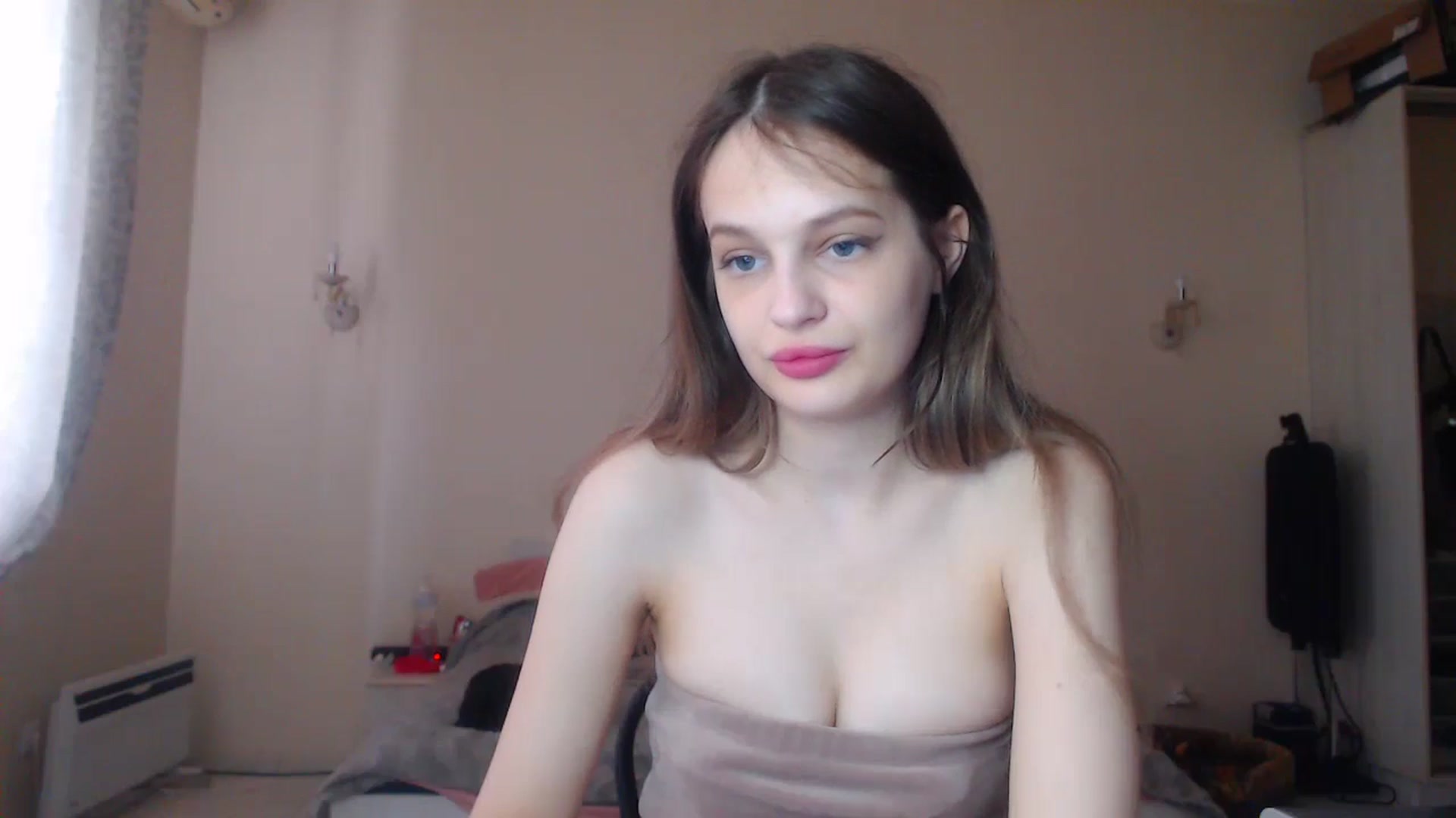 Gallery image thumbnail from Lola_vi's myfreecams stream on, 04/28/2024, 12:01 image 15 of 20