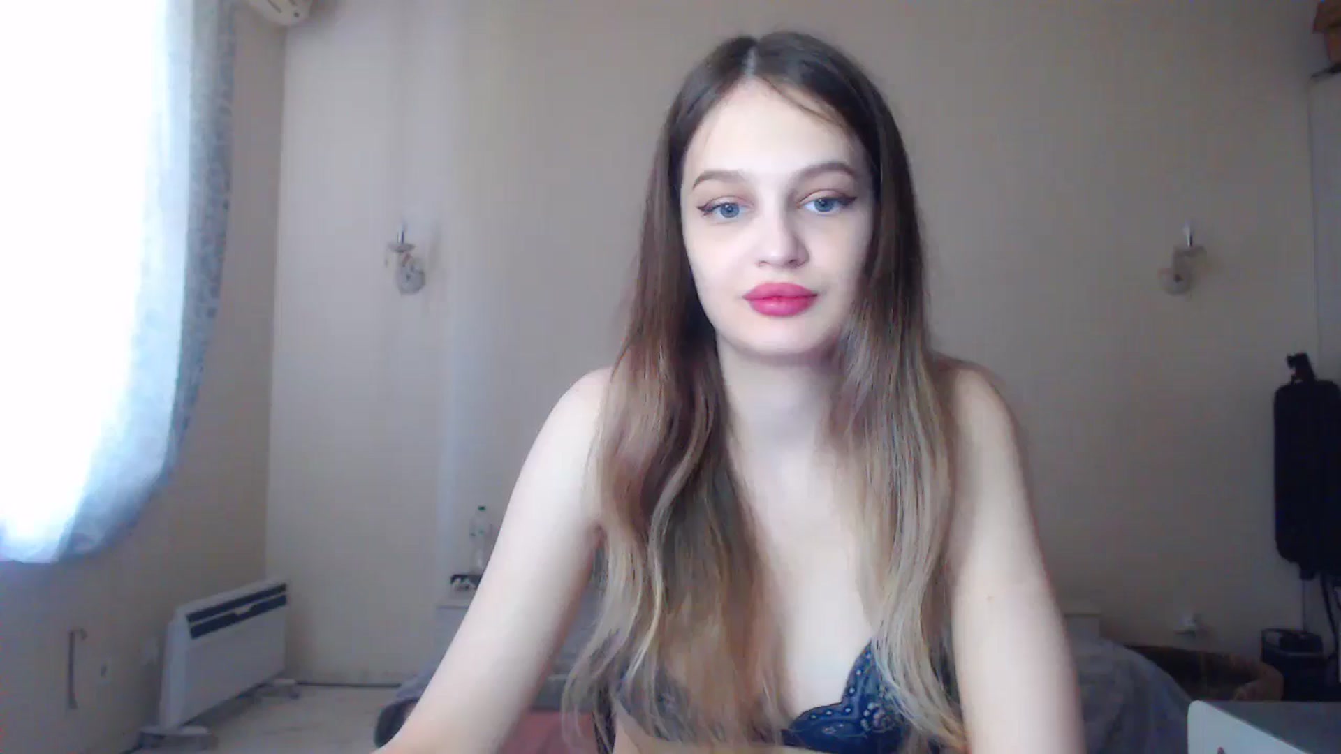 Gallery image thumbnail from Lola_vi's myfreecams stream on, 05/06/2024, 12:04 image 15 of 20