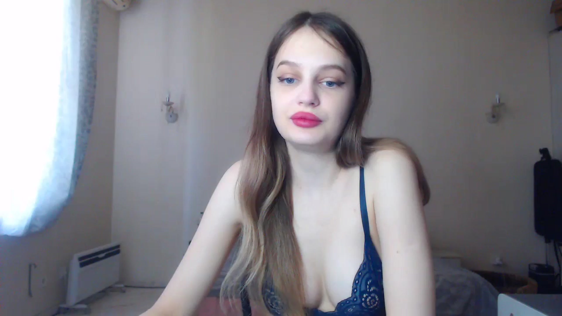 Gallery image thumbnail from Lola_vi's myfreecams stream on, 05/06/2024, 12:04 image 17 of 20
