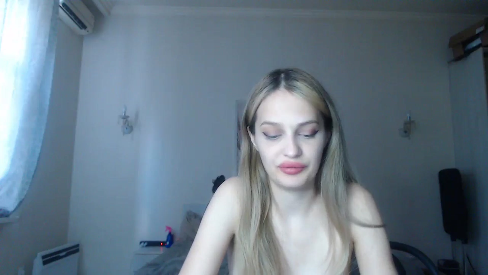 Gallery image thumbnail from Lola_vi's myfreecams stream on, 08/11/2024, 12:03 image 19 of 20
