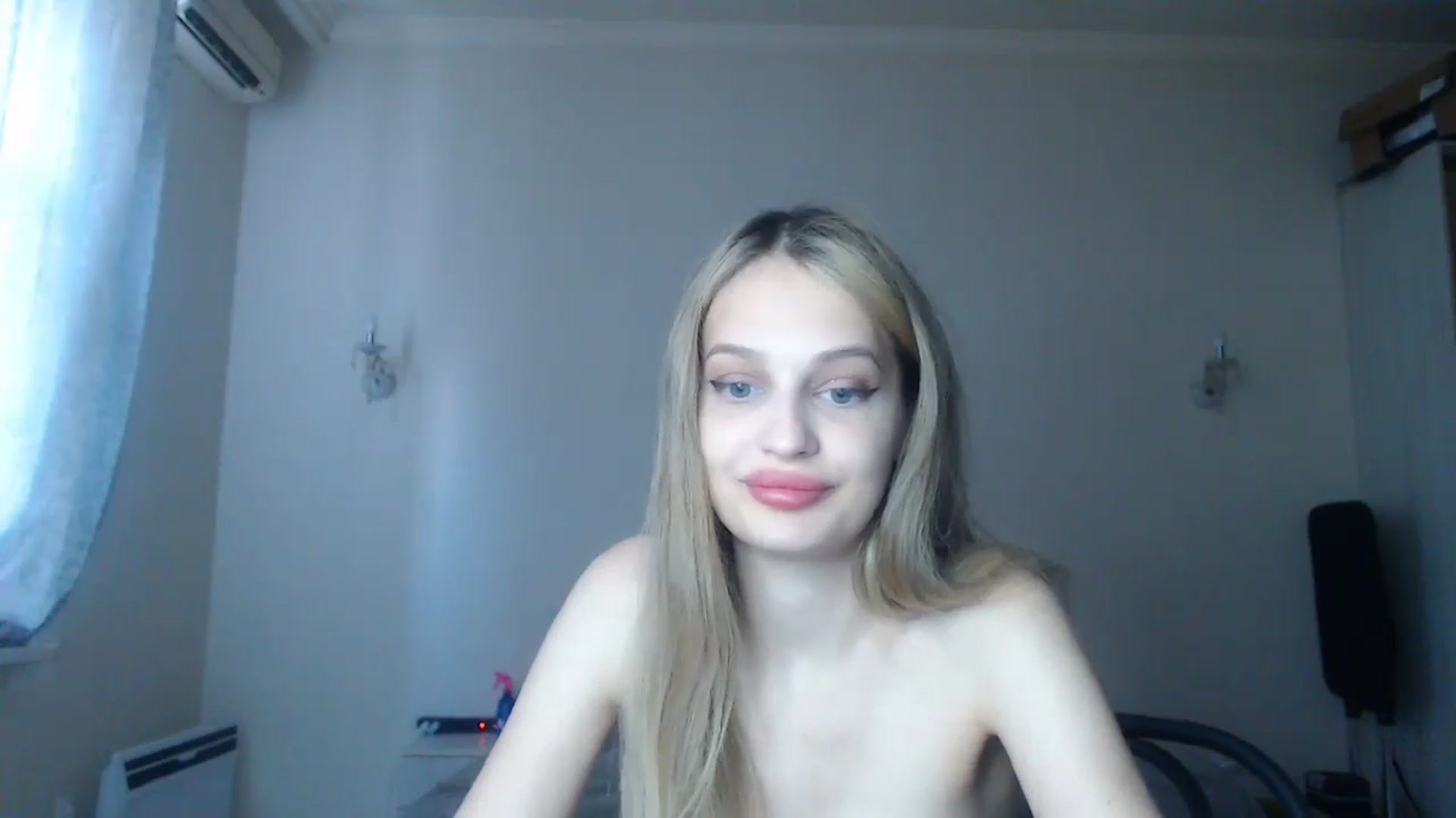 Gallery image thumbnail from Lola_vi's myfreecams stream on, 08/11/2024, 12:03 image 13 of 20