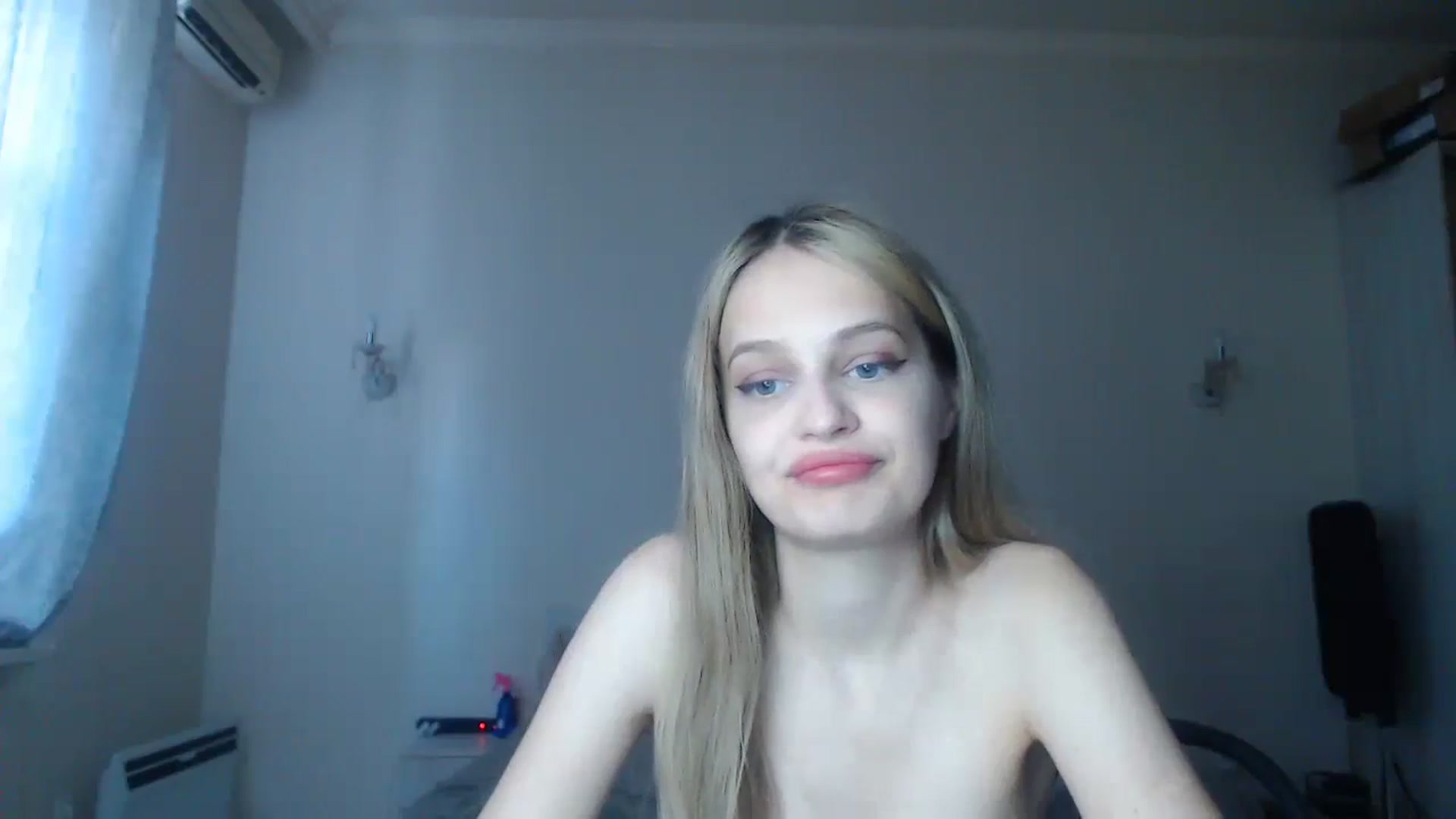 Gallery image thumbnail from Lola_vi's myfreecams stream on, 08/11/2024, 12:03 image 10 of 20